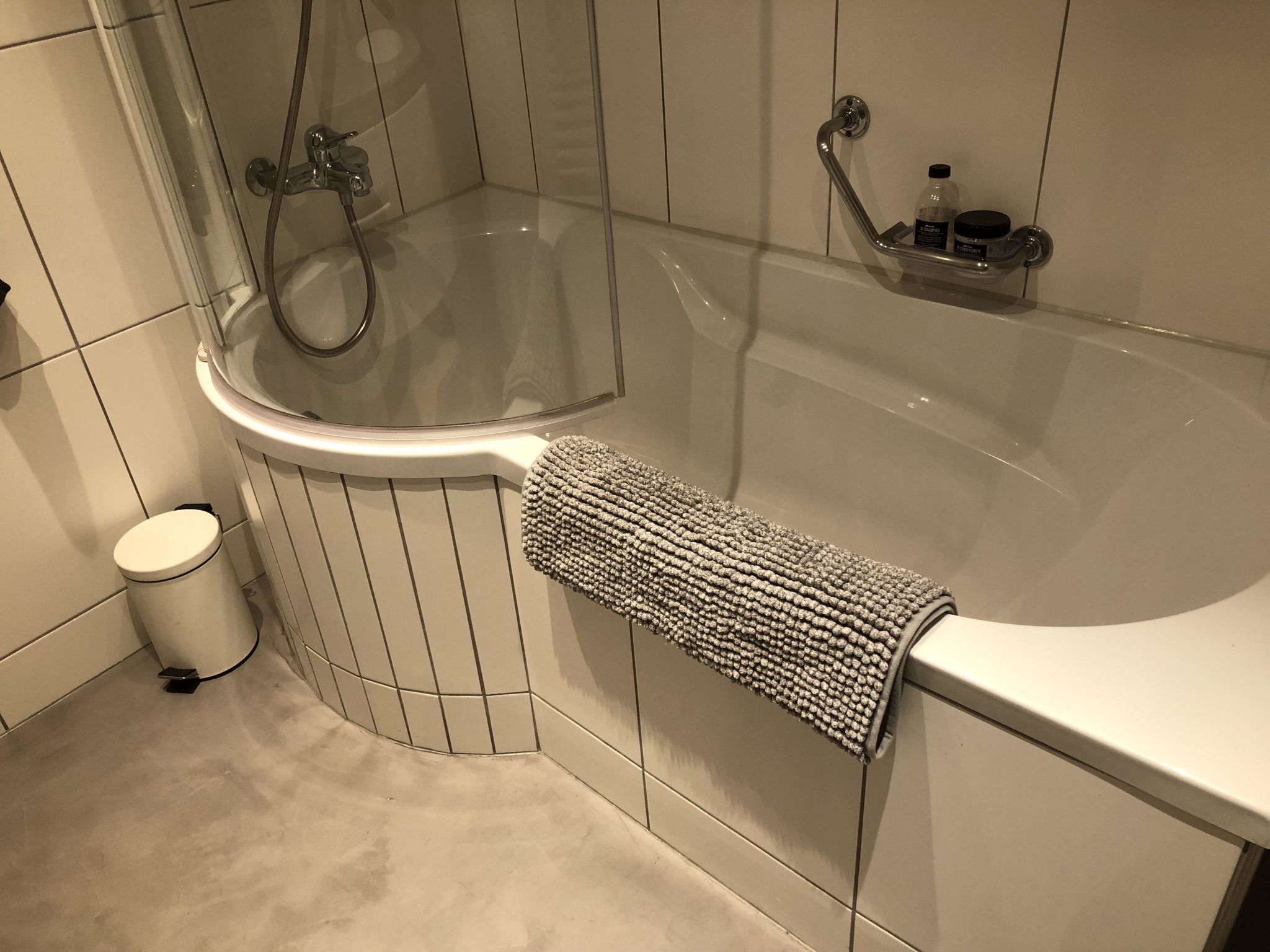 Photo of Akalei Appartement/Fewo, Dusche, WC, 3 Schlafräume 4.5-Zimmerwohnung