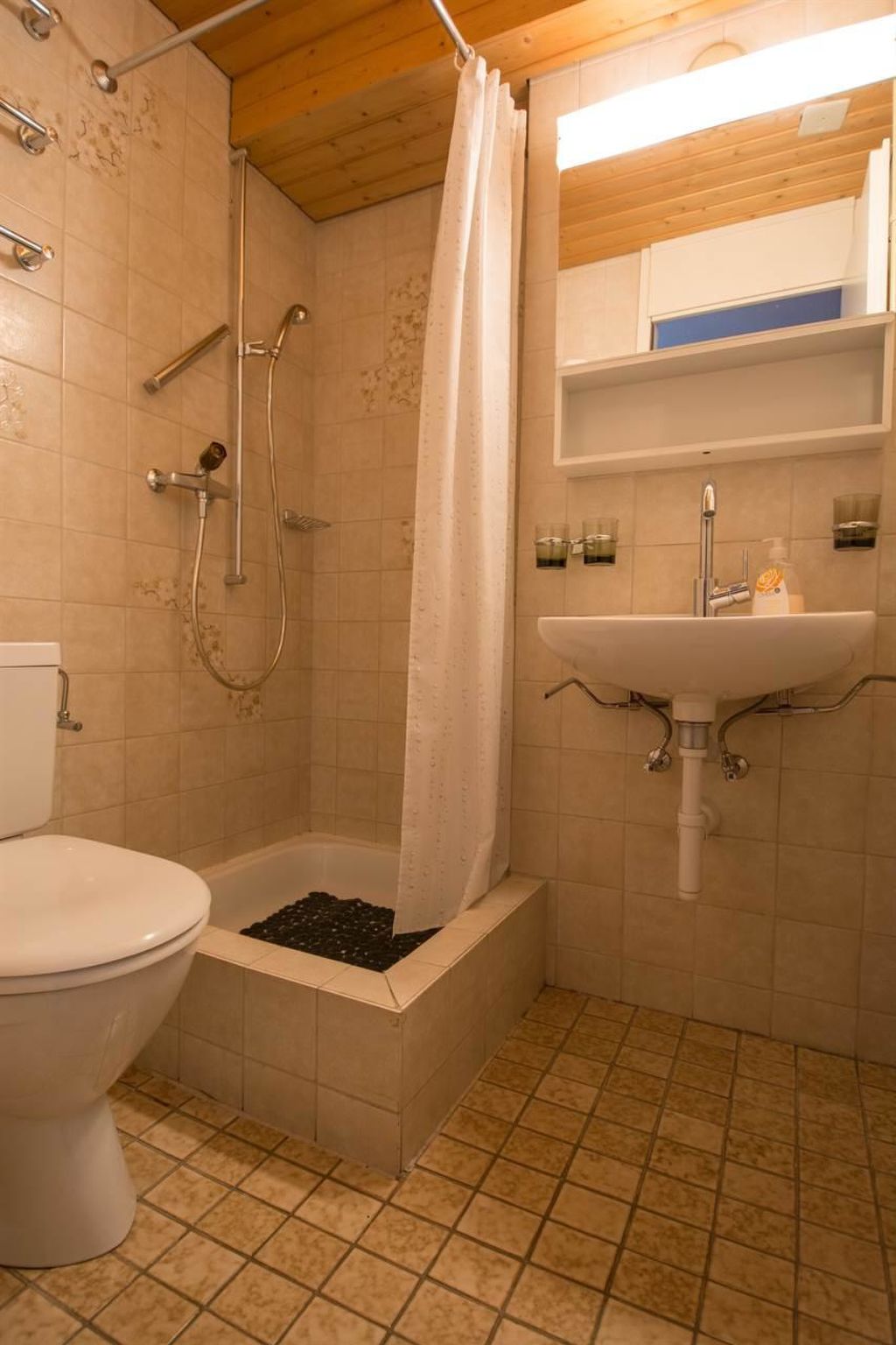 Photo of Ferienwohnung Schlegeli Appartement/Fewo, Dusche
