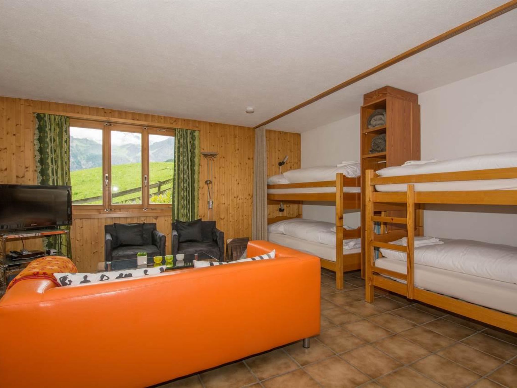 Photo of Chalet Falki Appartement/Fewo, Bad, WC, 3 Schlafräume 3.5-Zimmerwohnung + Studio