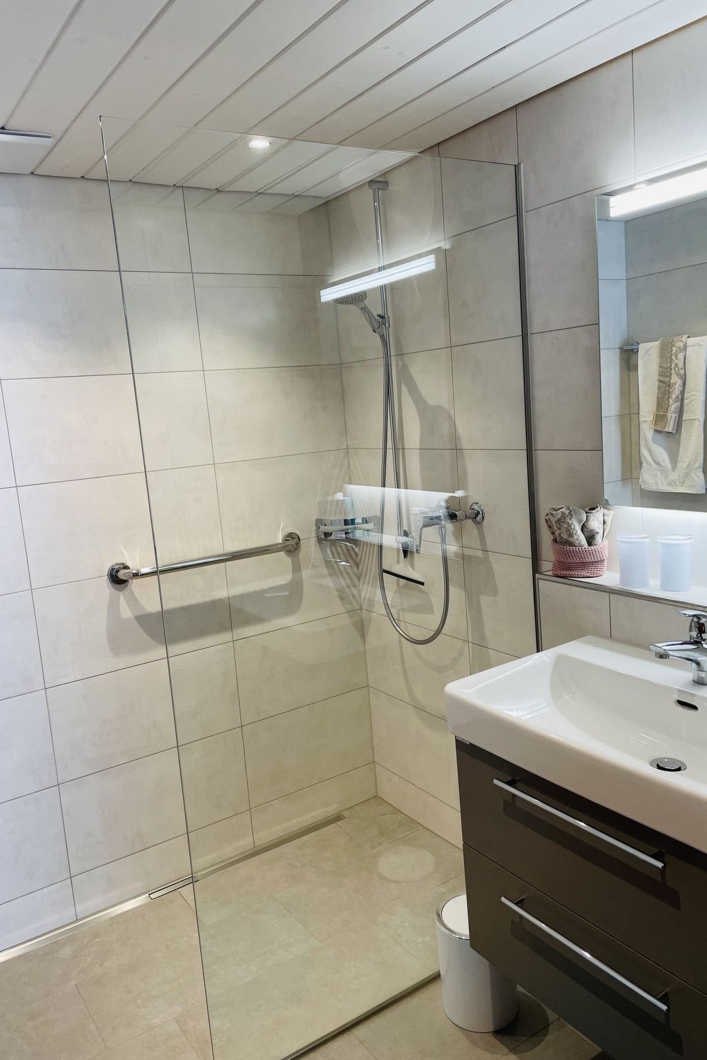 Juwel 2 Appartement/Fewo, Bad, WC, 2 Schlafräume 3.5-Zimmerwohnung - Image-tags.info
