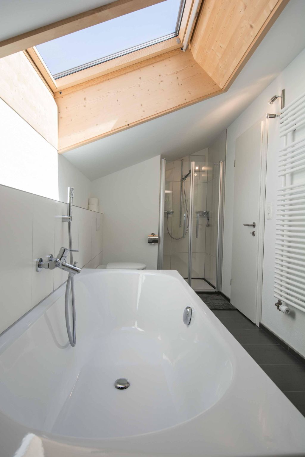 Photo of Im Zentrum OG Appartement/Fewo, Dusche und Bad, WC, 2 Schlafräume