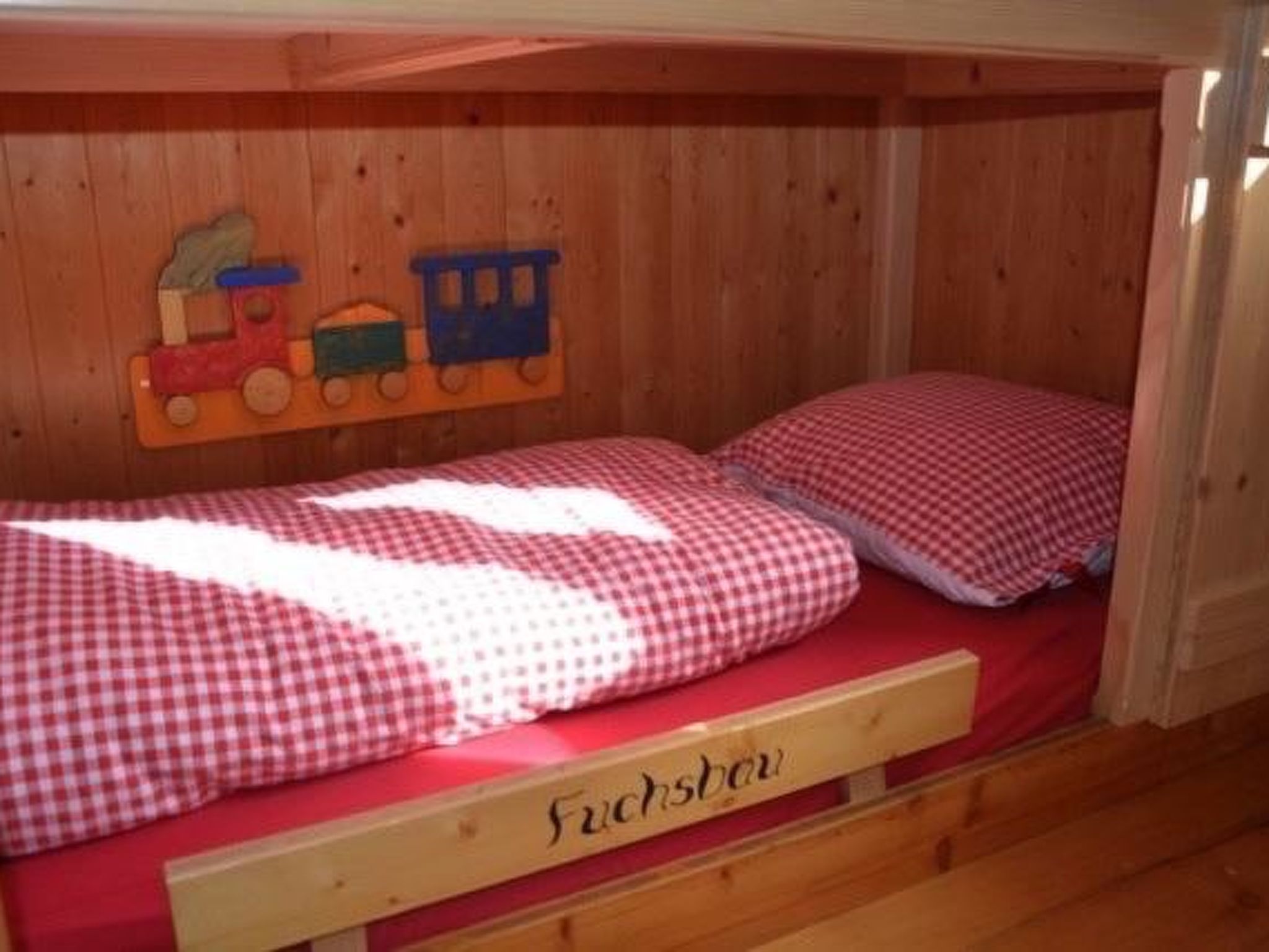 Summerhüsi Ferienhaus, Dusche, WC, 2 Schlafräume 3-Zimmer-Ferienhaus - Drinnen