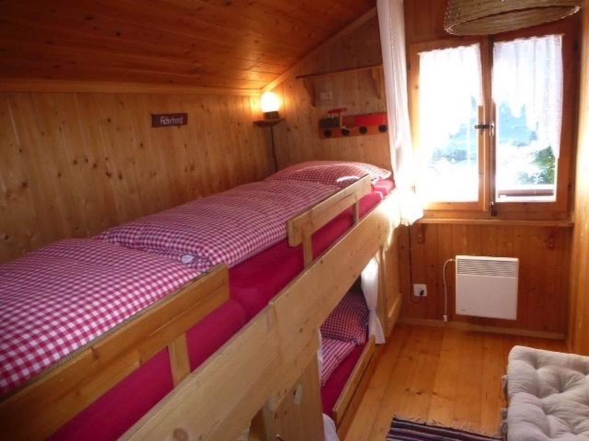 Summerhüsi Ferienhaus, Dusche, WC, 2 Schlafräume 3-Zimmer-Ferienhaus - Drinnen