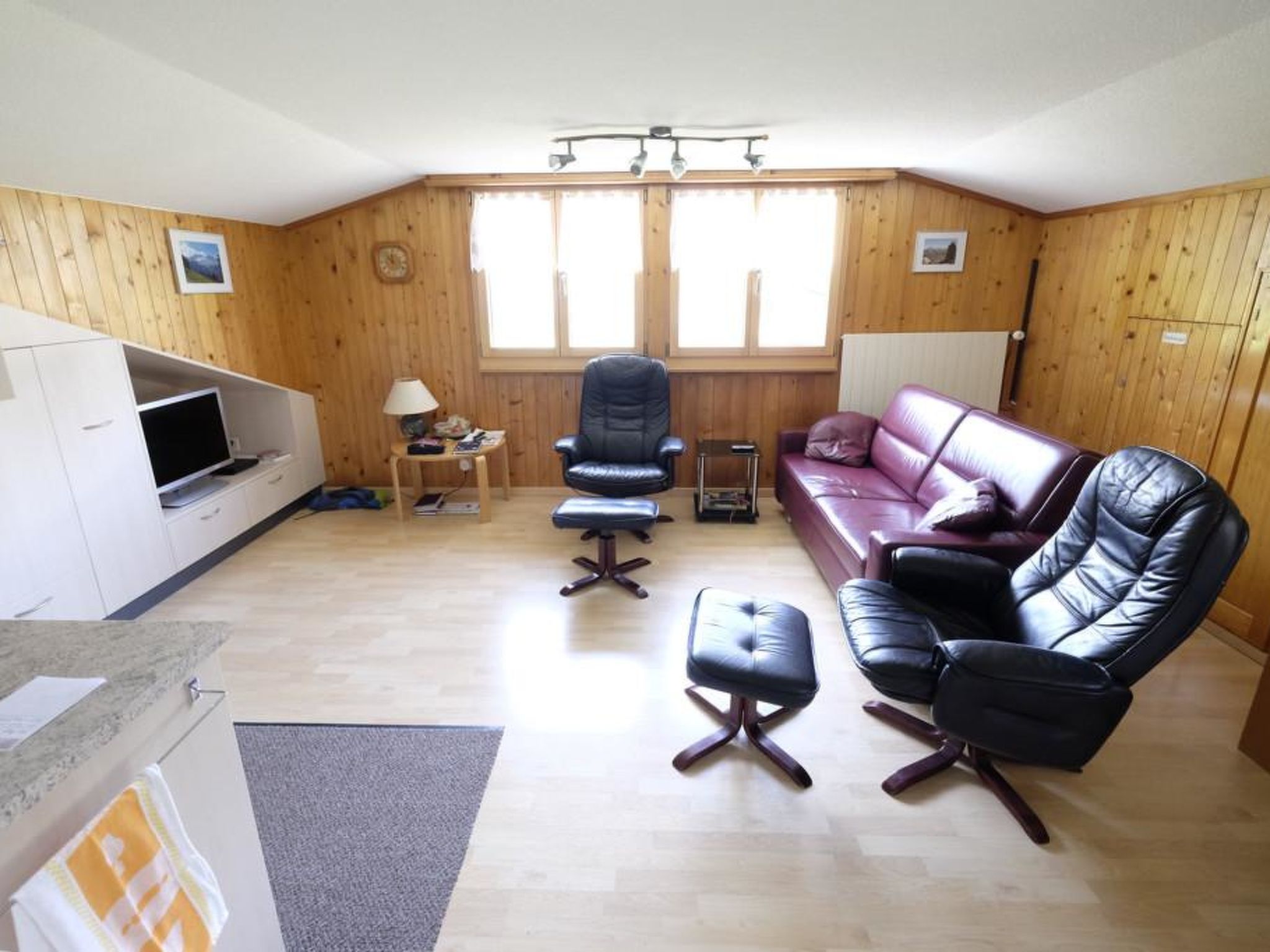 Wildrösli Appartement/Fewo, Dusche, WC, 2 Schlafräume 3-Zimmerwohnung 1.Stock