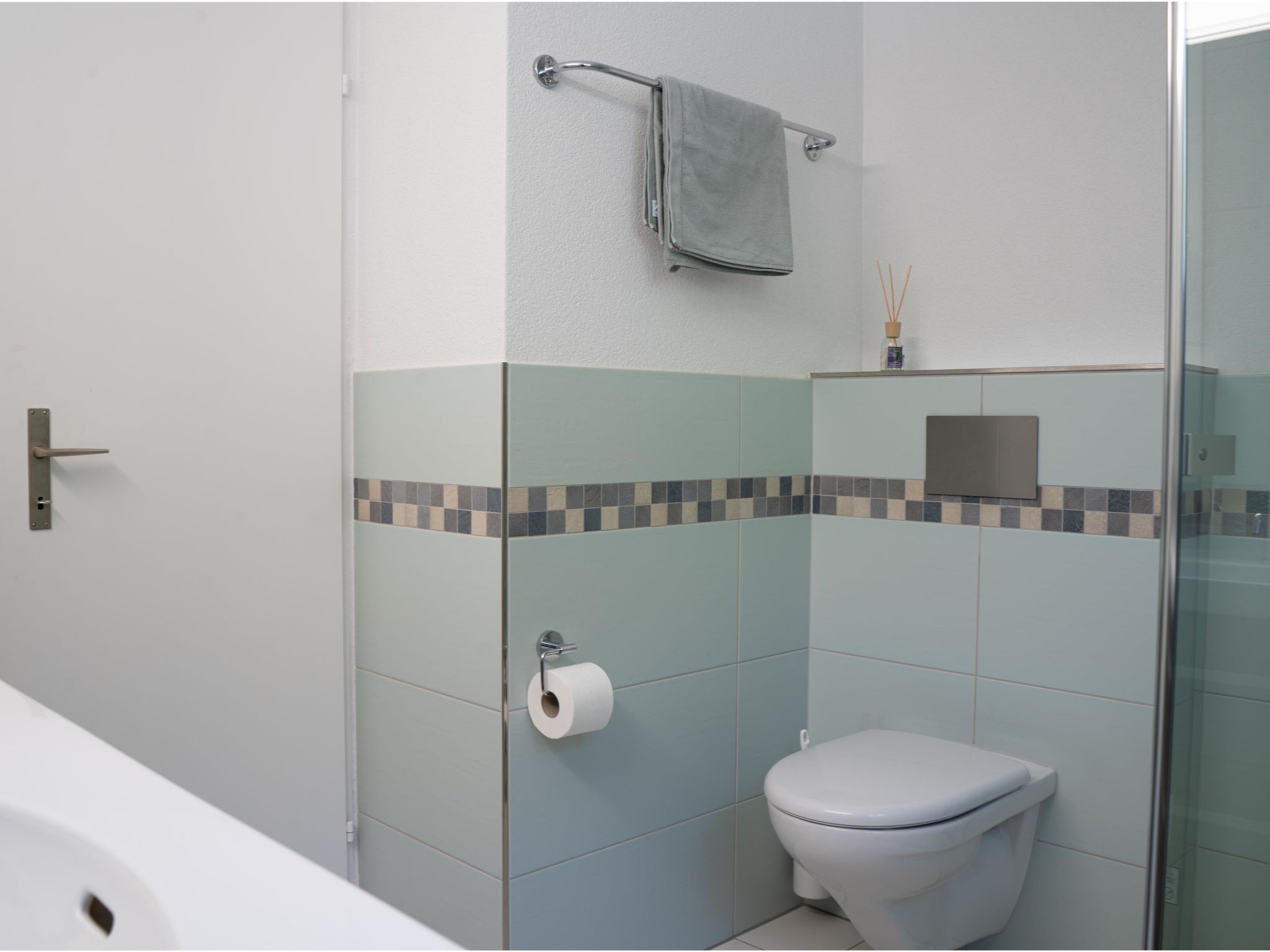 Ravinel 2 Appartement/Fewo, Dusche, WC, 3 Schlafräume 4-Zimmerwohnung - Drinnen