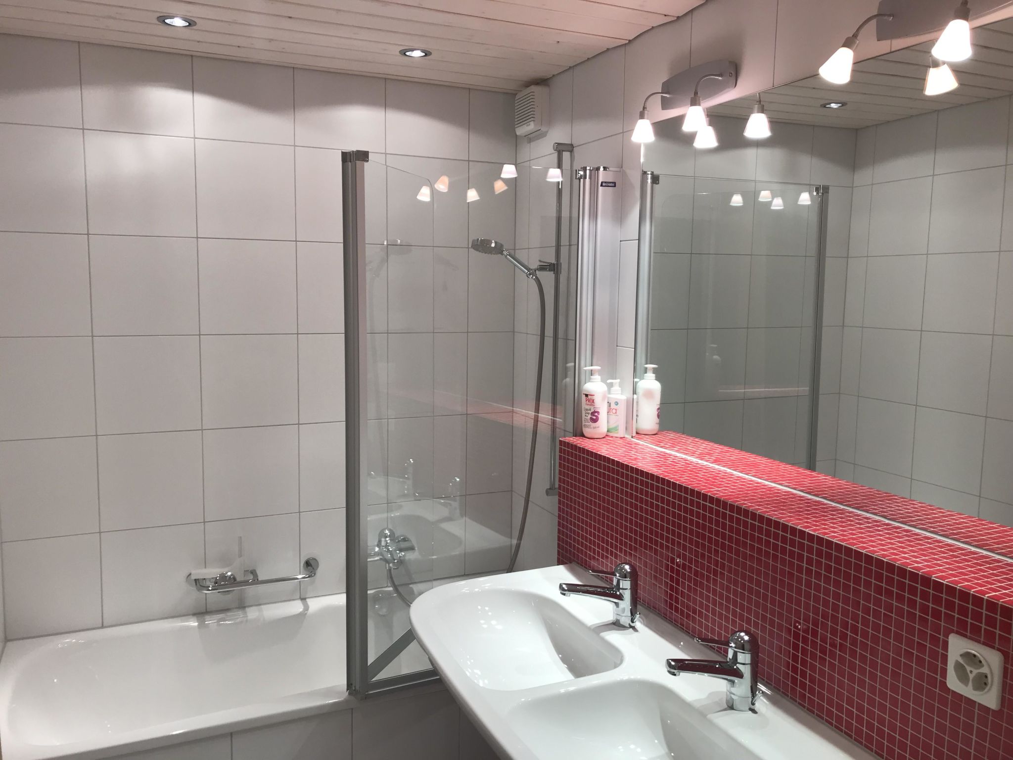 Lavendel AP B22 Appartement/Fewo, Bad, WC, 3 Schlafräume 4-Zimmerwohnung - Binnen