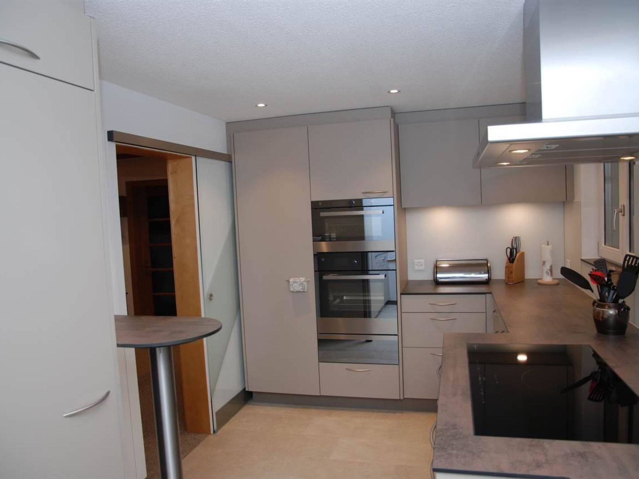 Photo of Hubelhüsi Appartement/Fewo, Dusche oder Bad, WC, 4 oder mehr Schlafräume