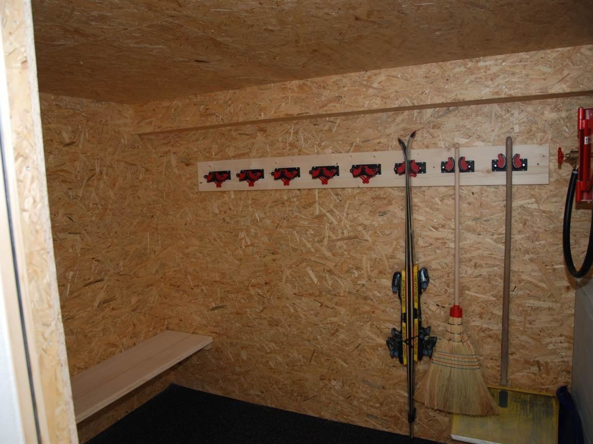 Photo of Hubelhüsi Appartement/Fewo, Dusche oder Bad, WC, 4 oder mehr Schlafräume