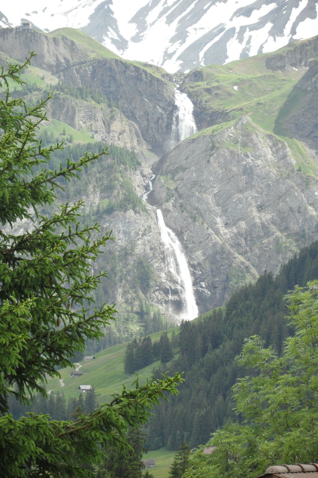 Photo of Sunnegruess Appartement/Fewo, Dusche, WC, 2 Schlafräume 3-Zimmerwohnung