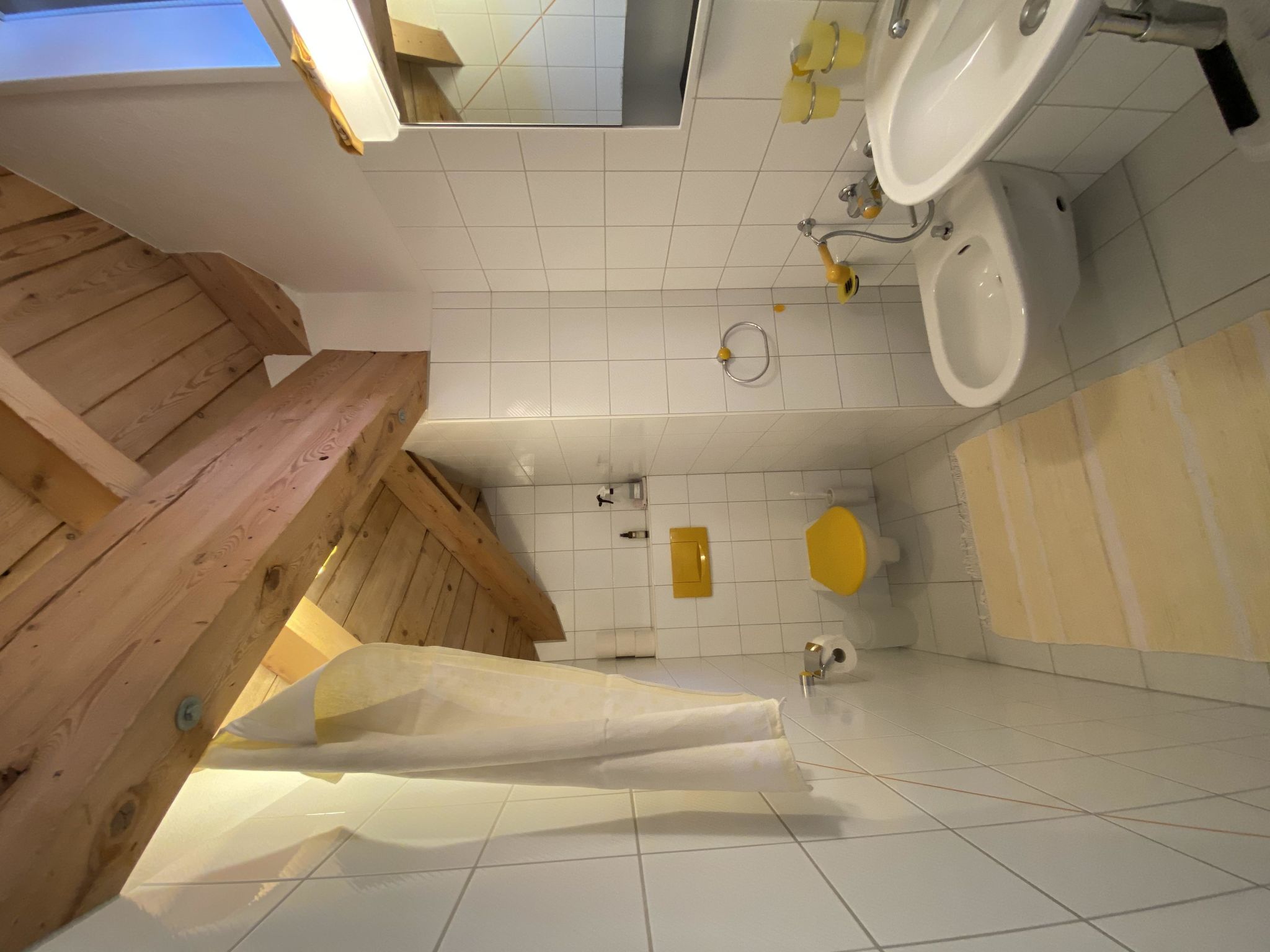 Surselva Appartement/Fewo, Dusche, WC, Balkon 6-Zimmerwohnung - Inside
