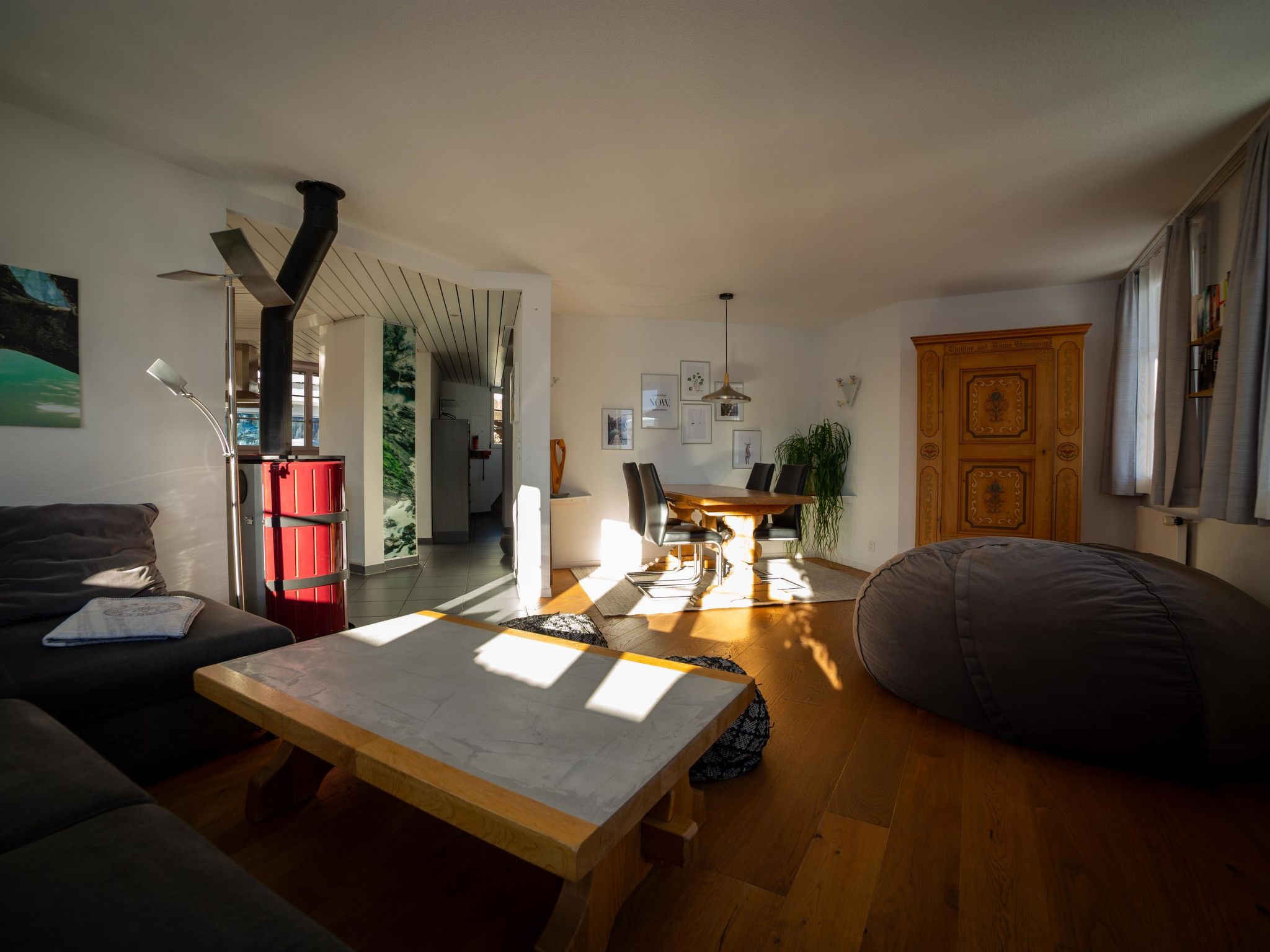 Surselva Appartement/Fewo, Dusche, WC, Balkon 6-Zimmerwohnung - Inside