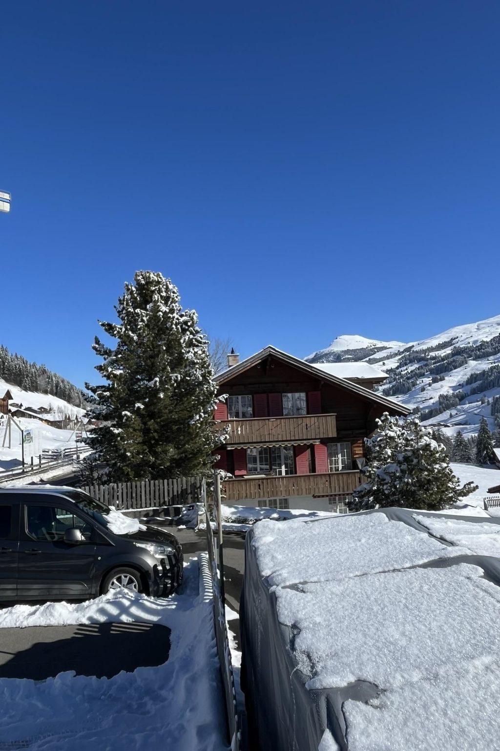 Photo of Chalet Sunneschy DG Appartement/Fewo, Dusche und Bad, WC, 2 Schlafräume