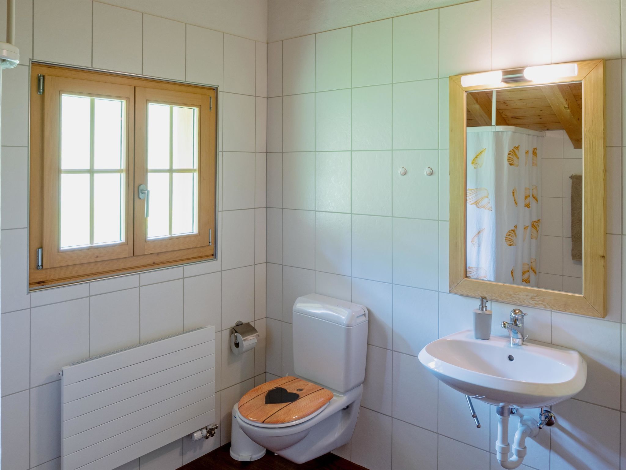 Photo of Haus Abäsonne Appartement/Fewo, Bad, WC, 1 Schlafraum 2.5 Zimmerwohnung