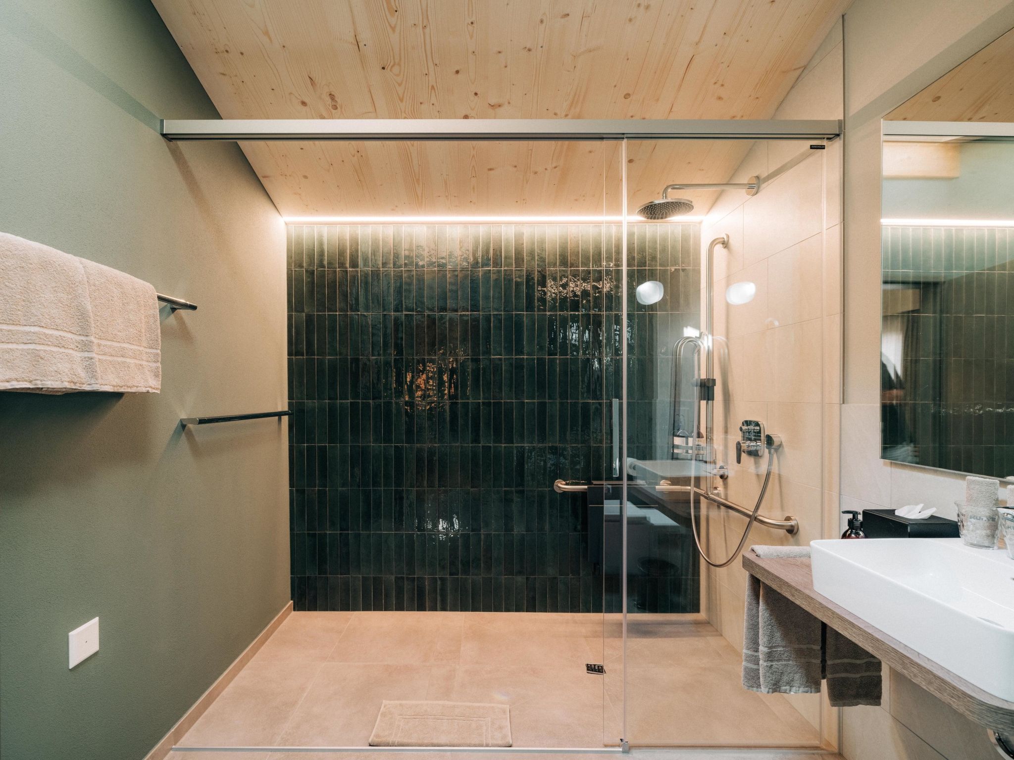 Photo of KURVE Apartments & Lounge Appartement/Fewo, Bad, WC, 1 Schlafraum