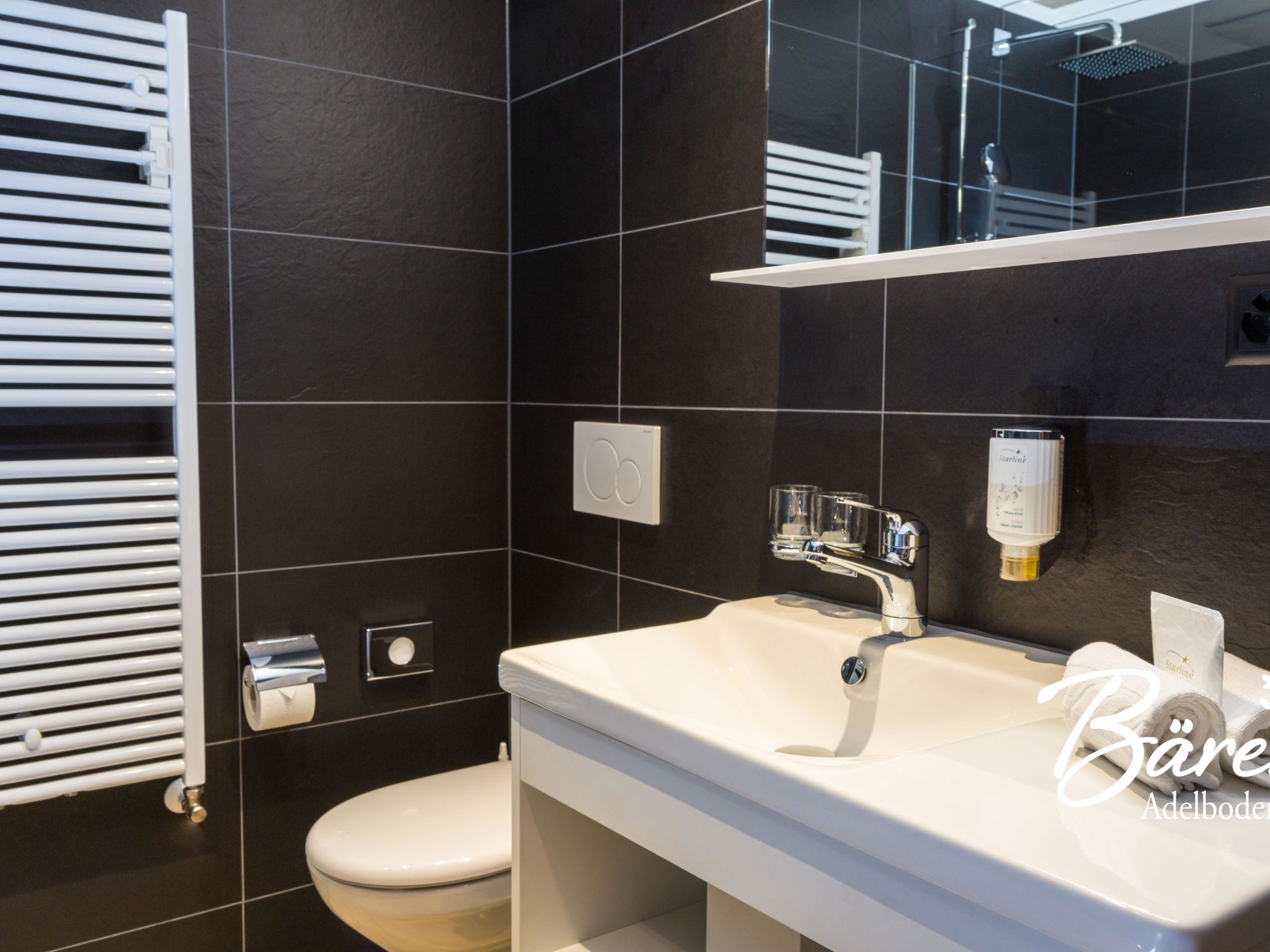 Photo of Hotel  Bären Doppelzimmer, Dusche, WC, 1 Schlafraum Doppelzimmer