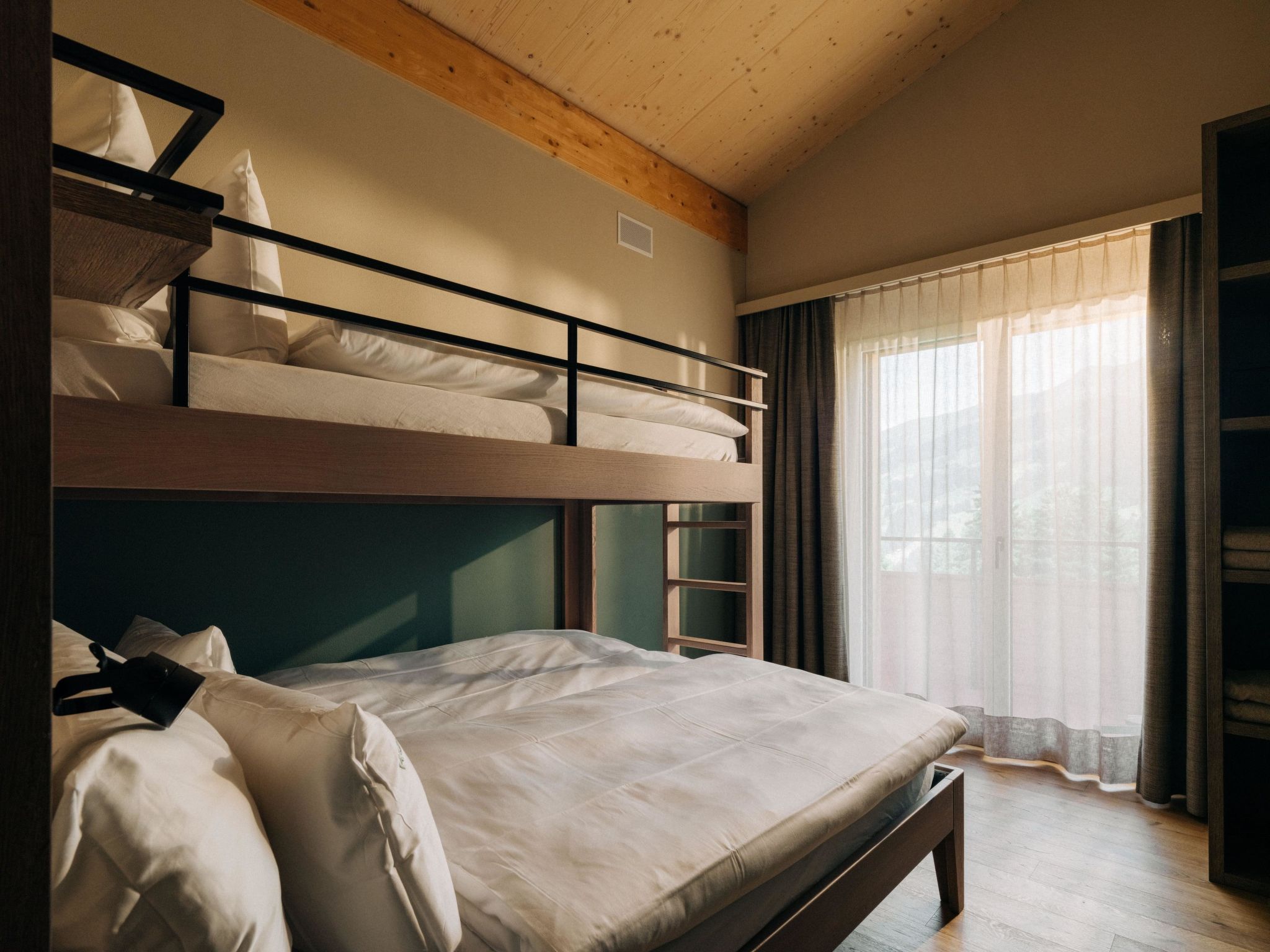 Photo of KURVE Apartments & Lounge Appartement/Fewo, Bad, WC, 3 Schlafräume