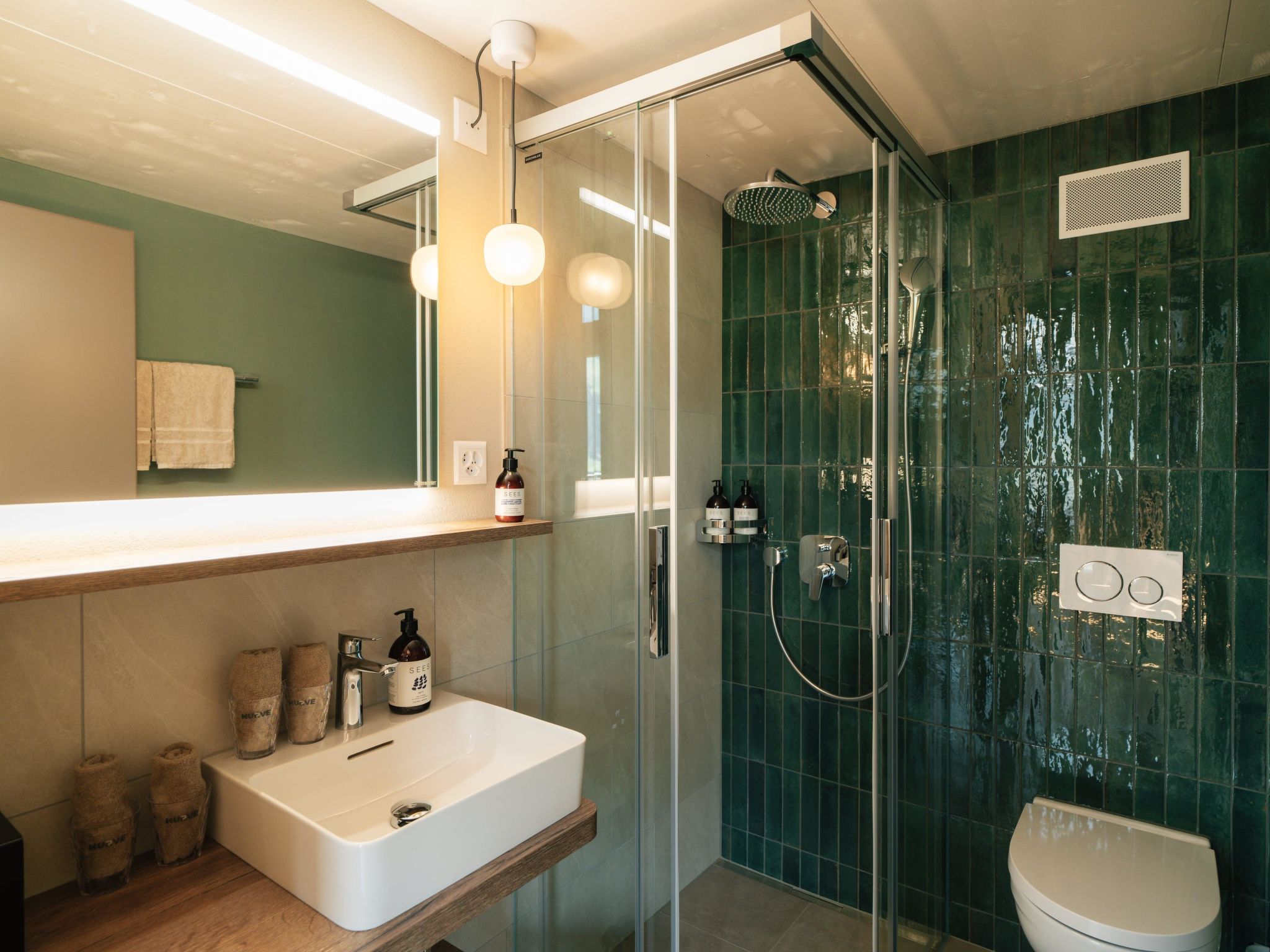 Photo of KURVE Apartments & Lounge Appartement/Fewo, Bad, WC, 3 Schlafräume