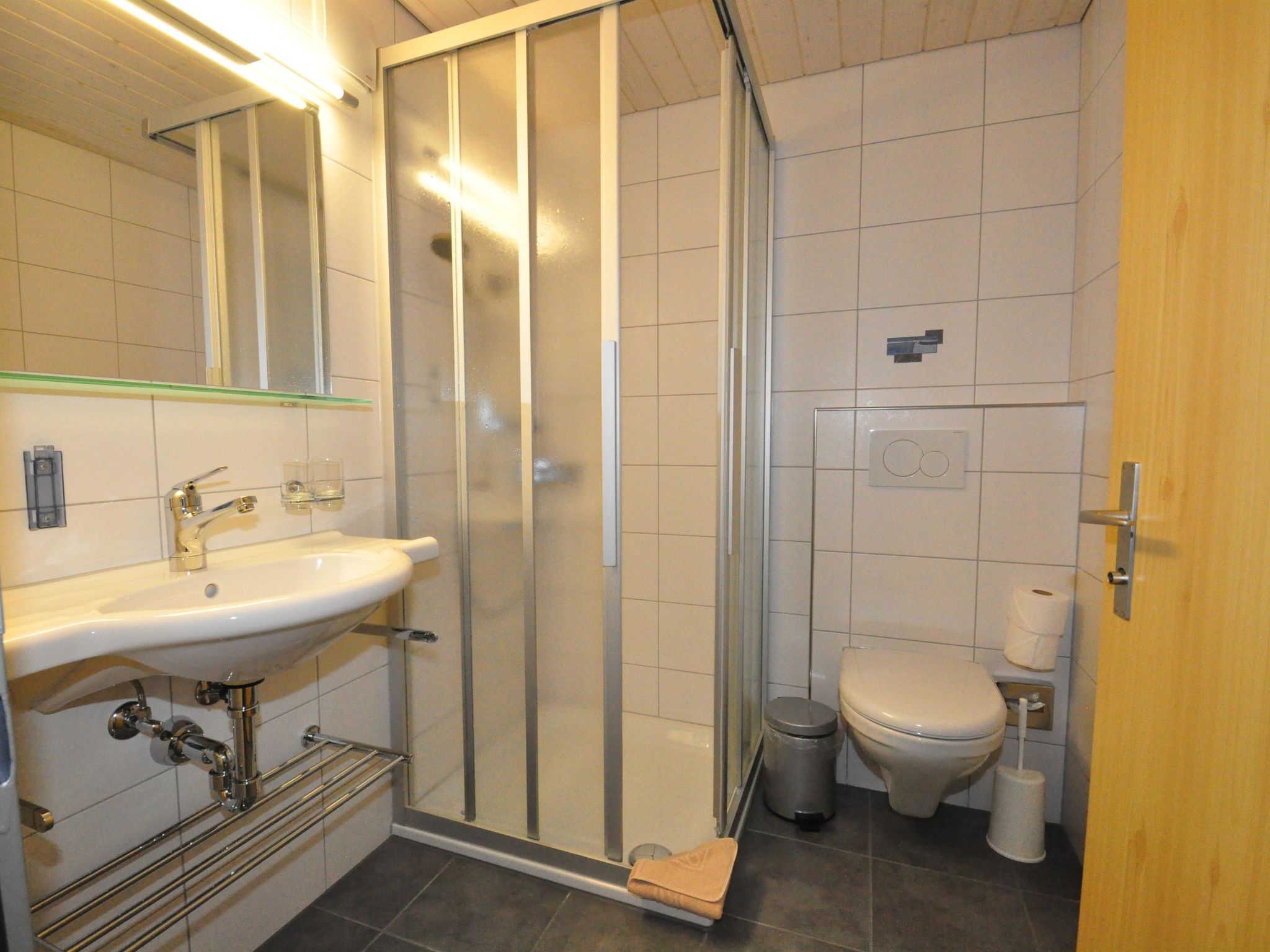 Photo of Ferien- und Familienhotel Alpina Familienzimmer, Dusche, WC, Standard