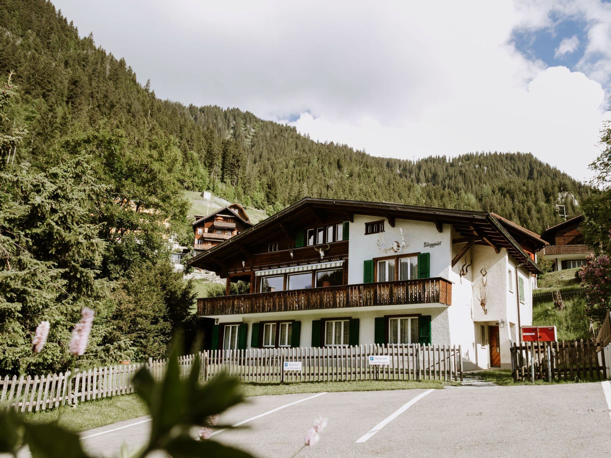 Photo of Bärggeist, Gruebiweg 8, Adelboden Appartement/Fewo, Dusche und Bad, WC, 4 oder m