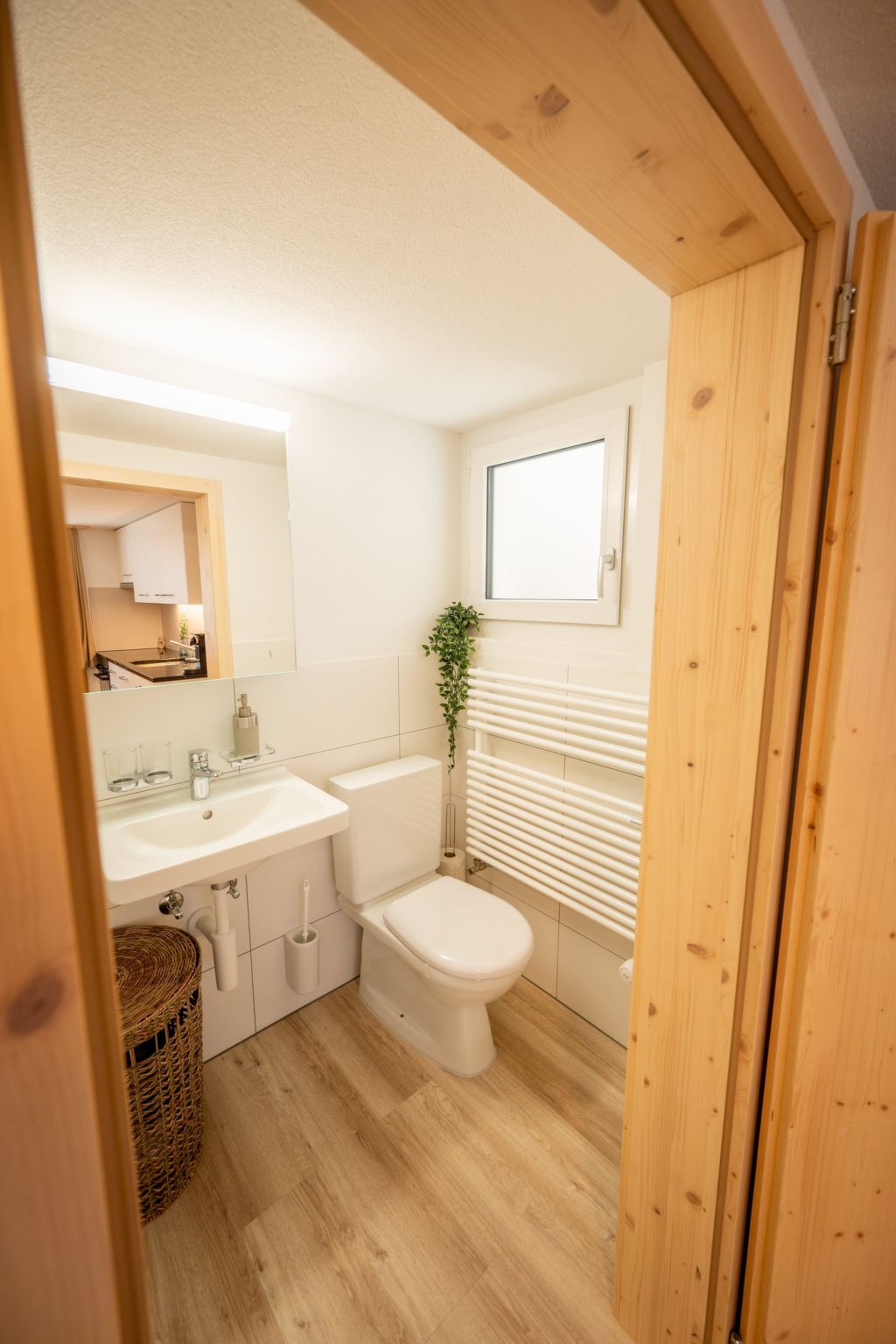 Trachsels Heimetli Appartement/Fewo, Dusche, WC, 1 Schlafraum 2-Zimmer-Wohnung - Binnen