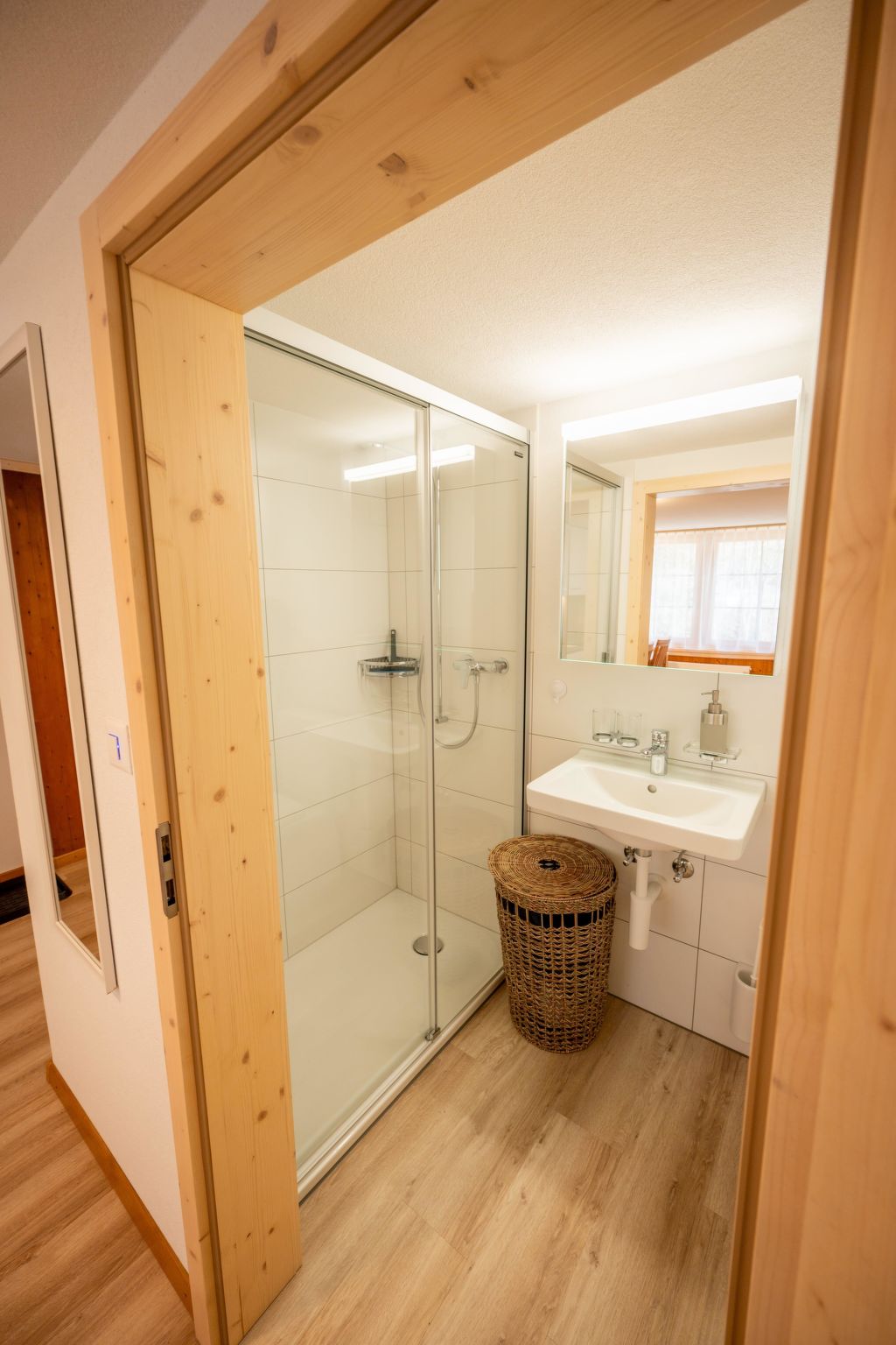 Trachsels Heimetli Appartement/Fewo, Dusche, WC, 1 Schlafraum 2-Zimmer-Wohnung - Binnen