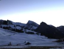 Zonnig vakantieappartement direct aan de piste in het Diemtigtal - thumbnail 3