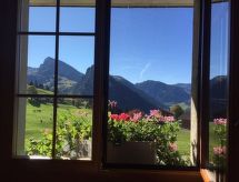 Zonnig vakantieappartement direct aan de piste in het Diemtigtal - thumbnail 4