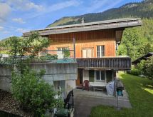 Ruim 4-kamer appartement aan de piste in Zweisimmen met tuin en bergzicht - thumbnail 2