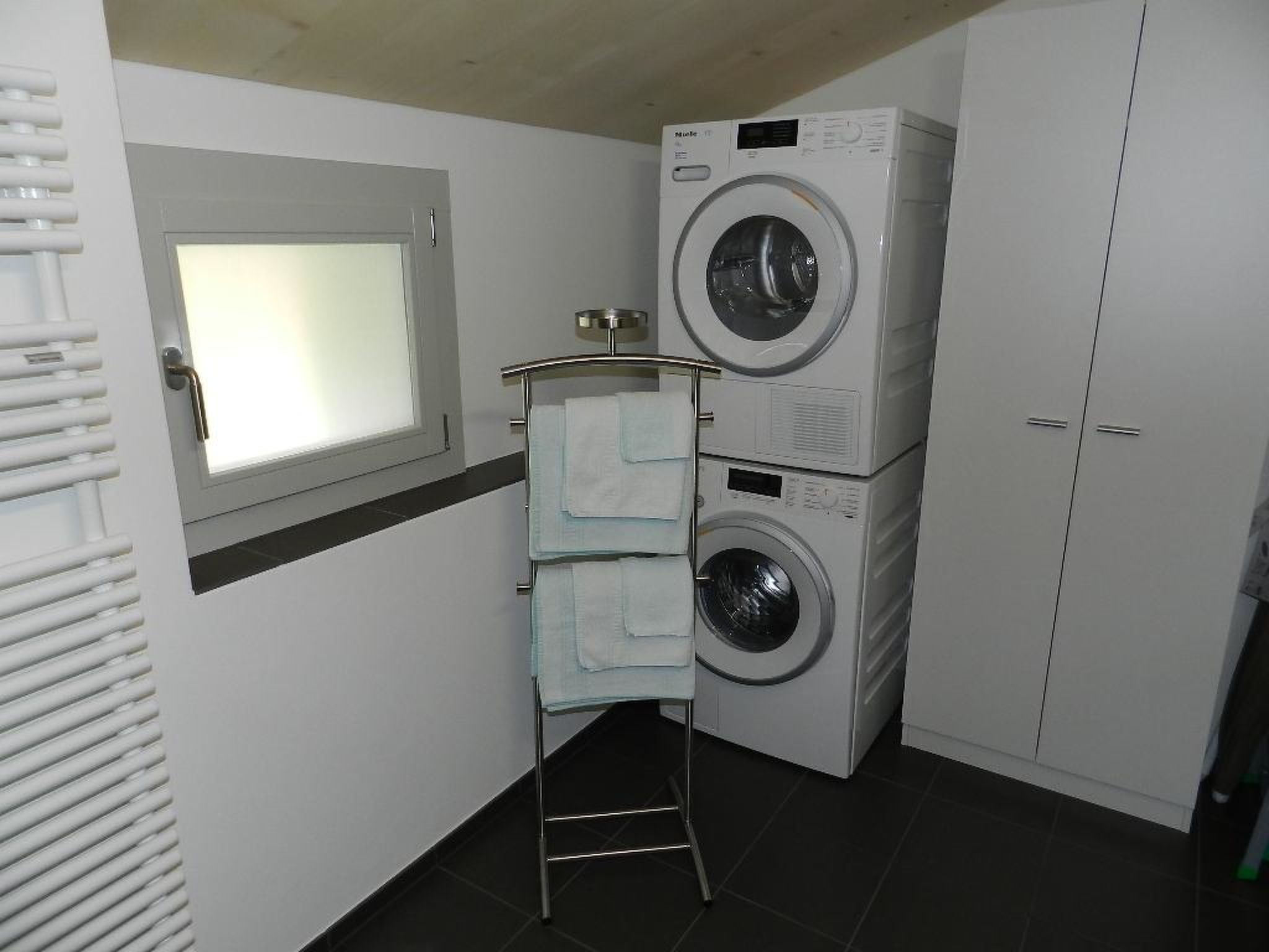 Simme-Tröimli Appartement/Fewo, Dusche, WC 4-Bettwohnung - Binnen