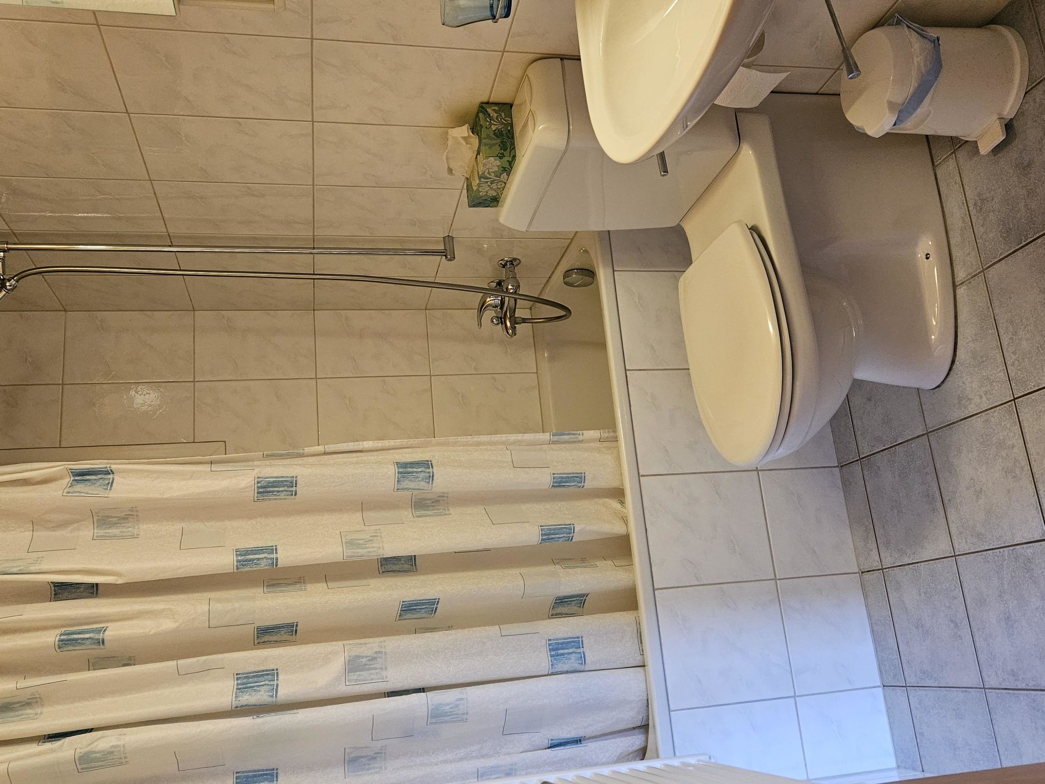 Burkhalter Appartement/Fewo, Dusche oder Bad, WC 4-Bettwohnung - Drinnen
