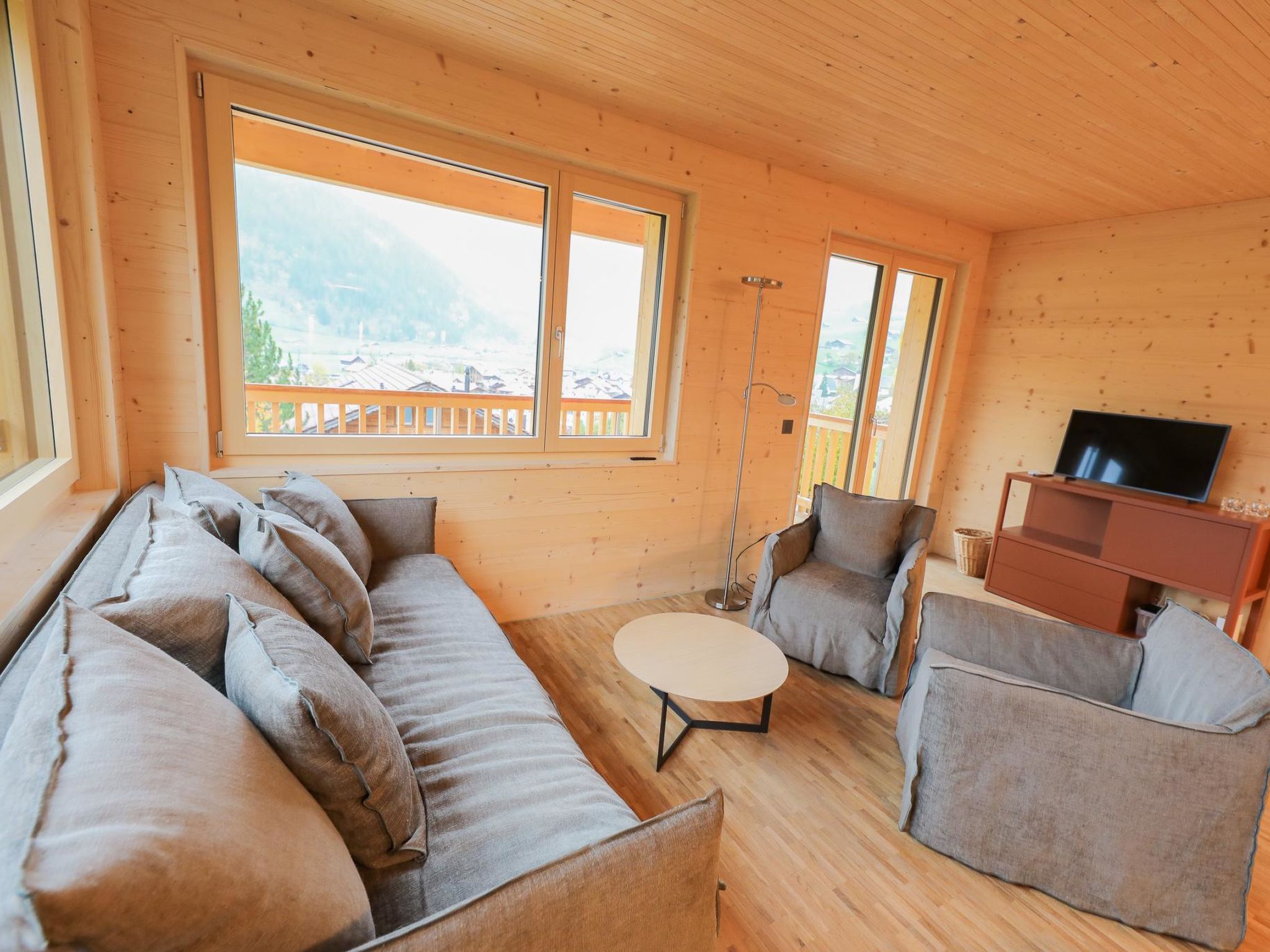 Brunnhorn EG Nordost — Bedroom (5 of 17)