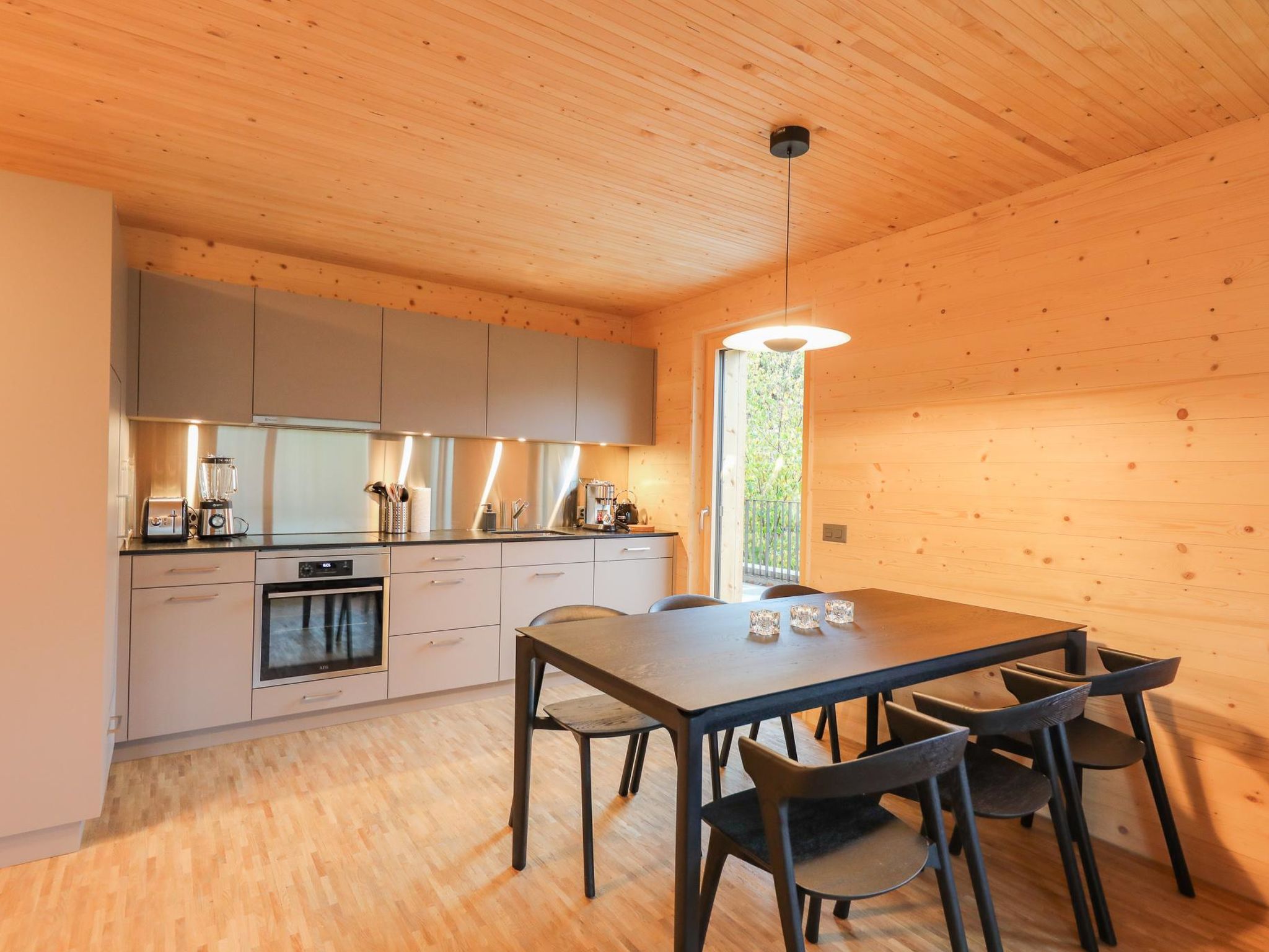 Brunnhorn EG Nordost — Kitchen / Dining Room (3 of 17)
