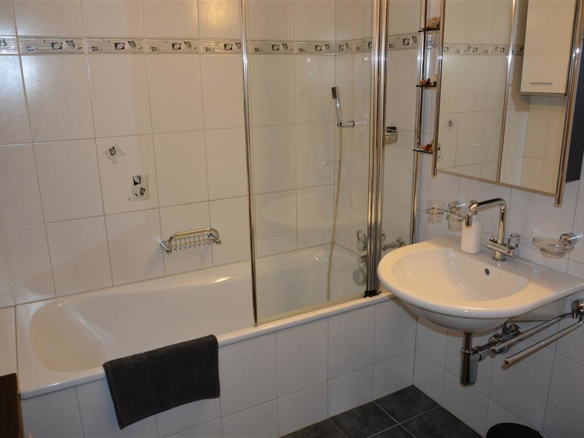 Bijou Eggetli Appartement/Fewo, Dusche oder Bad, WC 2-Bettwohnung - Binnen