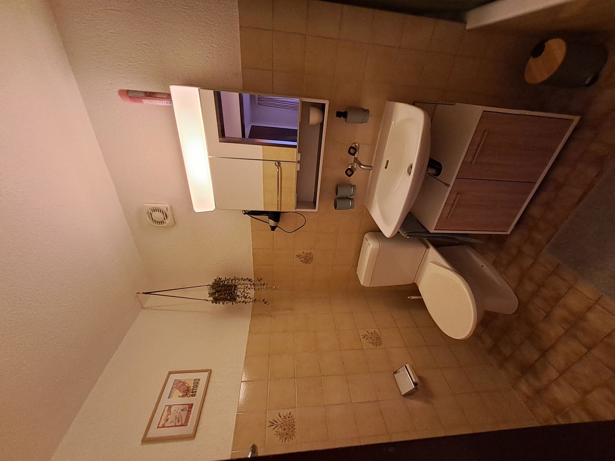 Bergluft Appartement/Fewo, Dusche oder Bad, WC 6-Bettwohnung - Inside