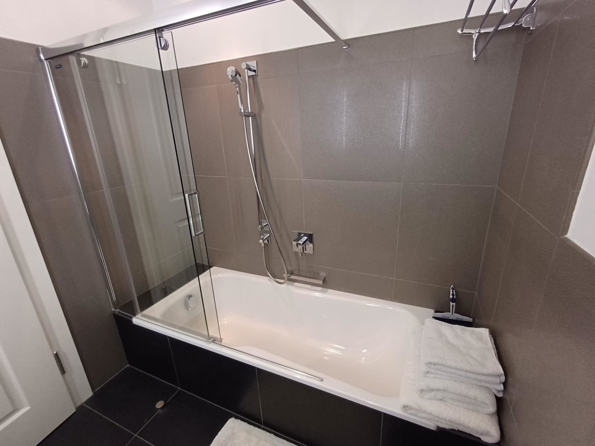 Haus am Bach Appartement/Fewo, Dusche oder Bad, WC 8-Bettwohnung - Image-tags.info