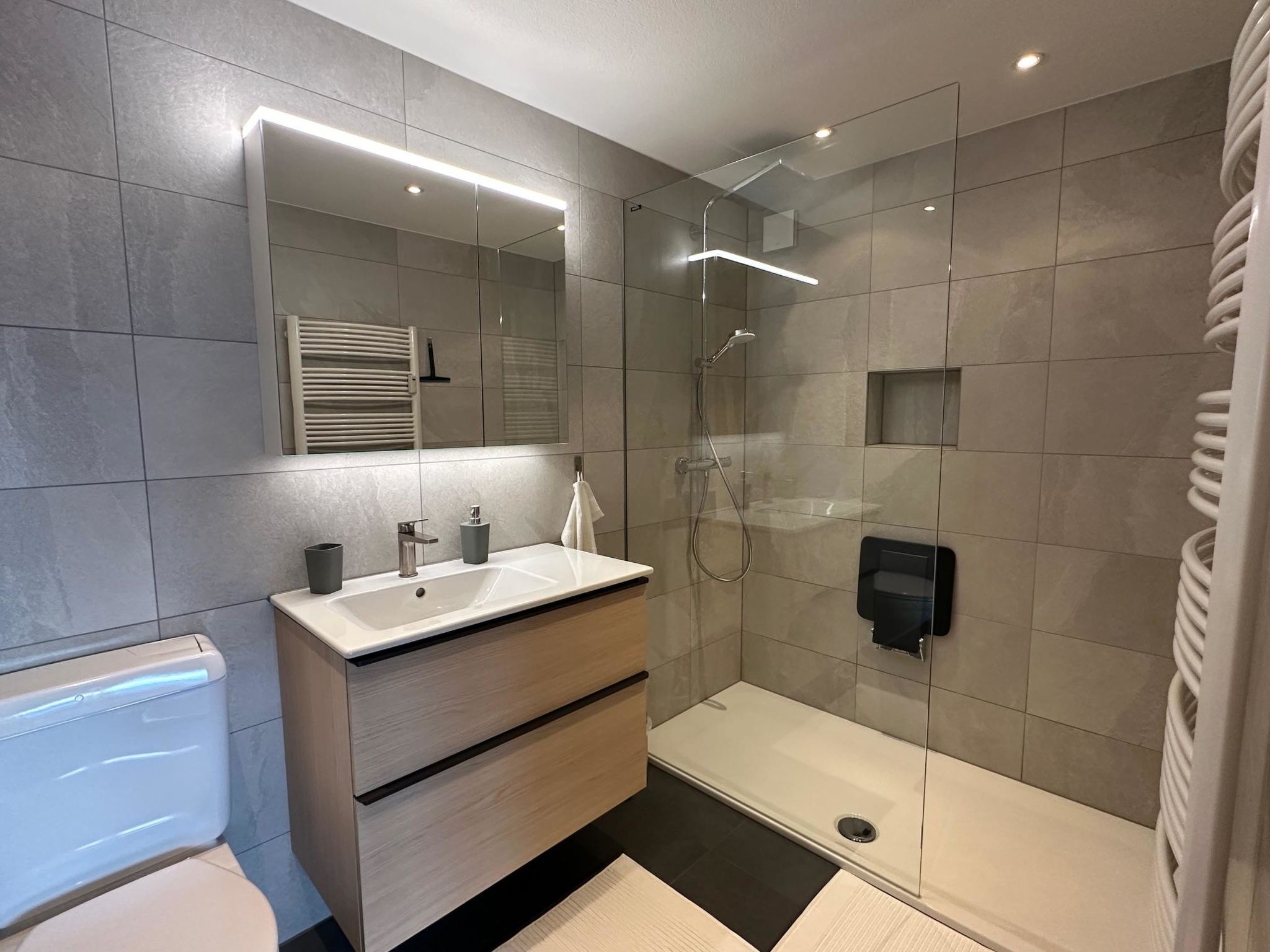Hübeli (Streit) Appartement/Fewo, Dusche und Bad, WC 6-Bettwohnung - Binnen