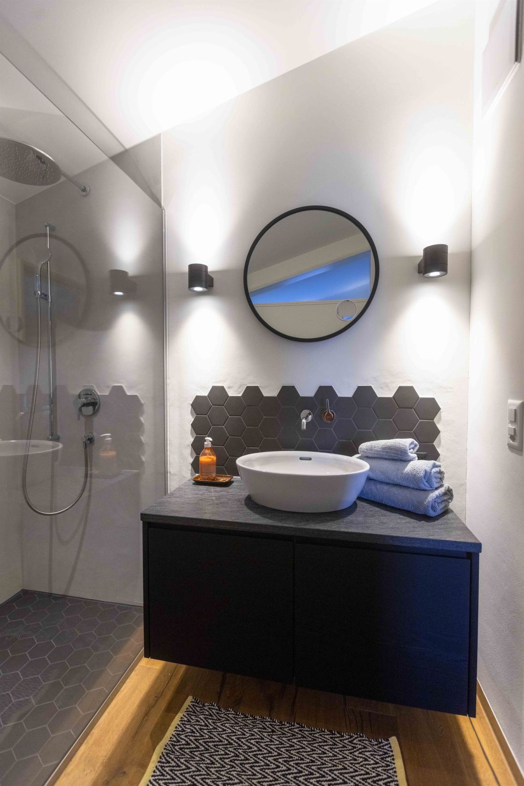 Baren Penthouse Appartement/Fewo, Dusche, WC 8-Bettwohnung - Image-tags.info