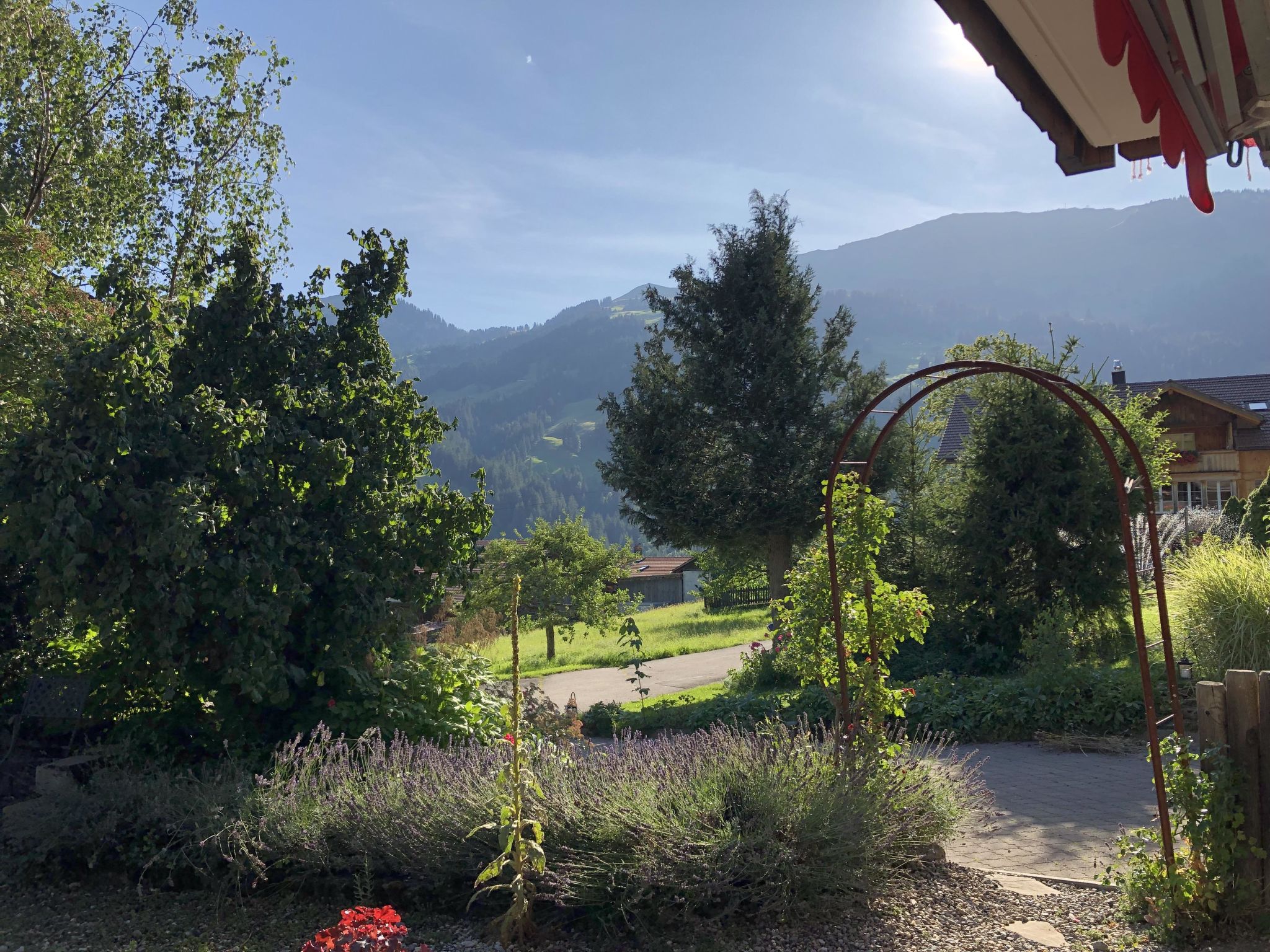 Strubeli Appartement/Fewo, Dusche oder Bad, WC, 2 Schlafräume 4-Bett-Wohnung - Draußen