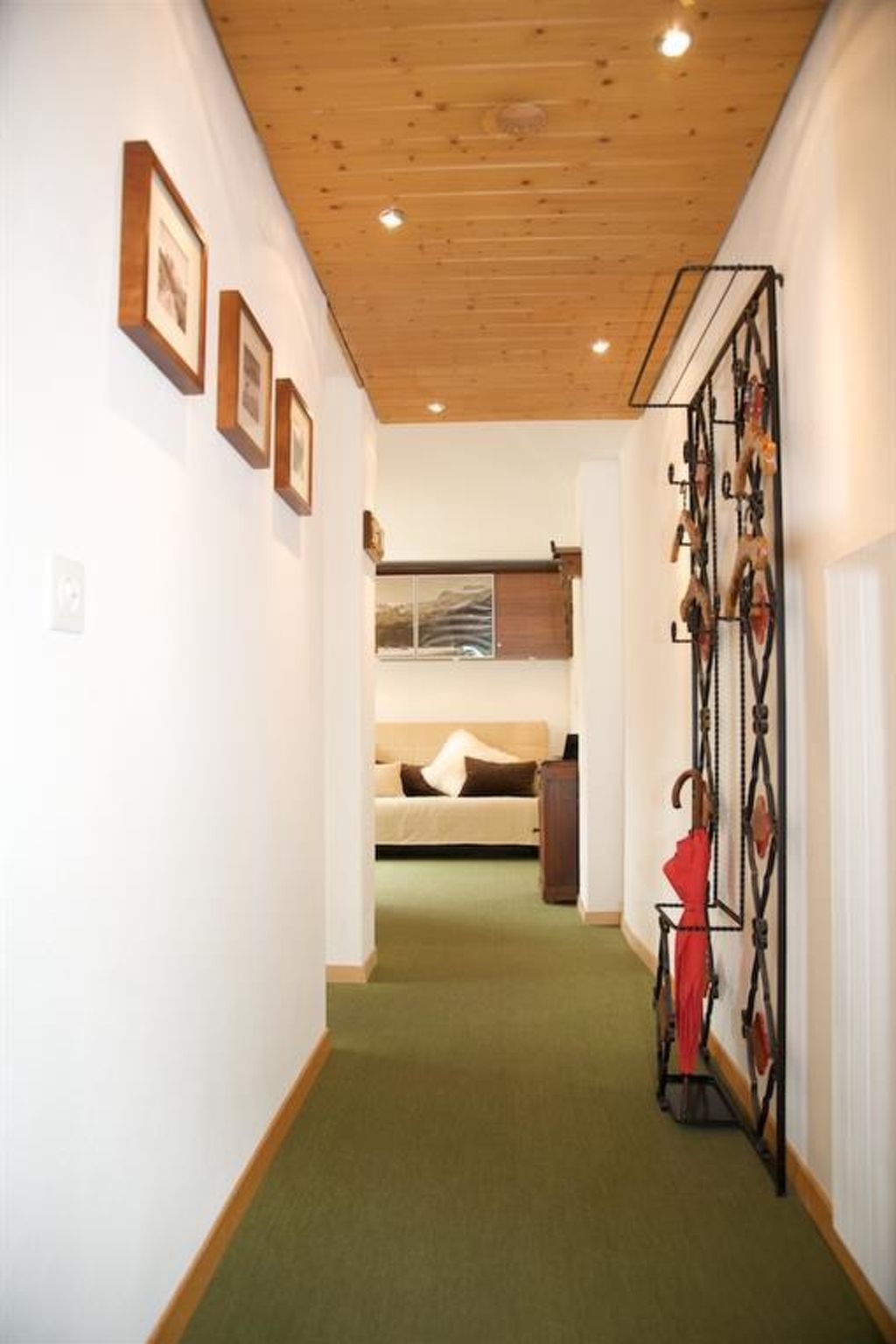 Photo of Pony 4-Bettwohnung Appartement/Fewo, Dusche oder Bad, WC, 1 Schlafraum