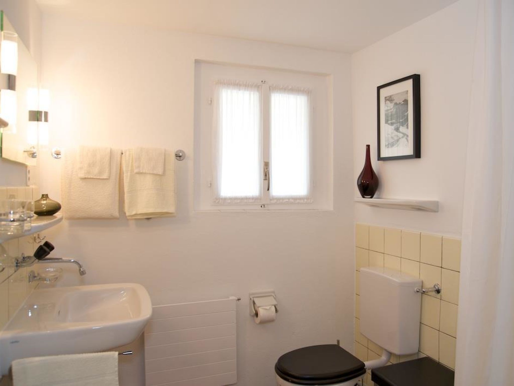 Photo of Pony 4-Bettwohnung Appartement/Fewo, Dusche oder Bad, WC, 1 Schlafraum