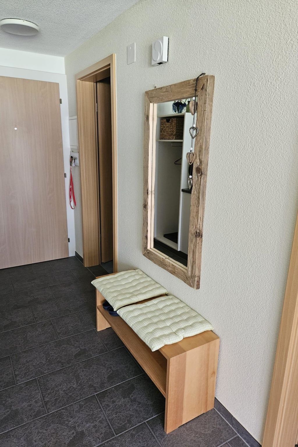 Bergecho EG Mitte Appartement/Fewo, Bad, WC, 1 Schlafraum 2 Bettwohnung - Image-tags.info