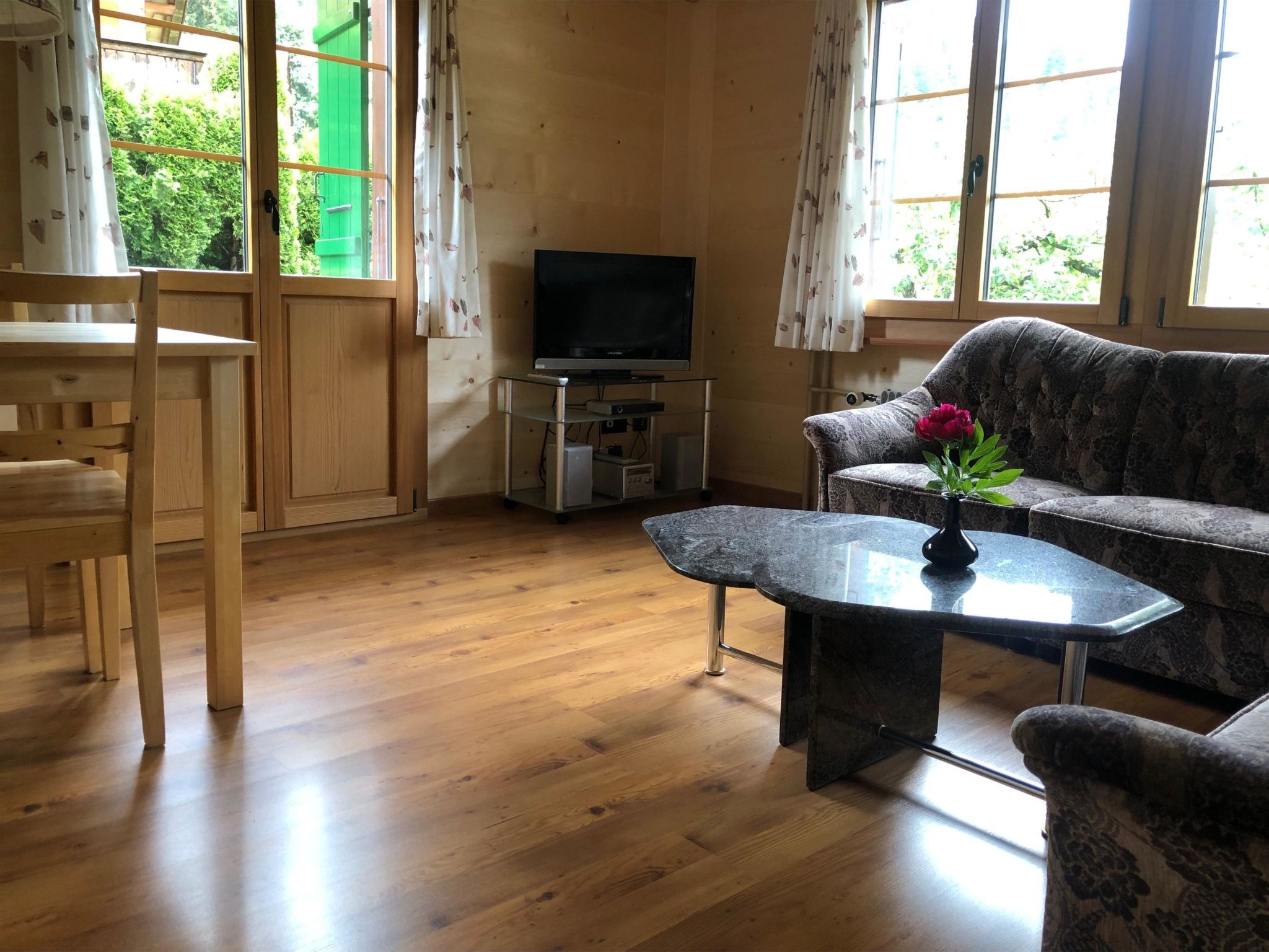 Träumli Appartement/Fewo, Dusche oder Bad, WC, 1 Schlafraum 2-Bett-Wohnung