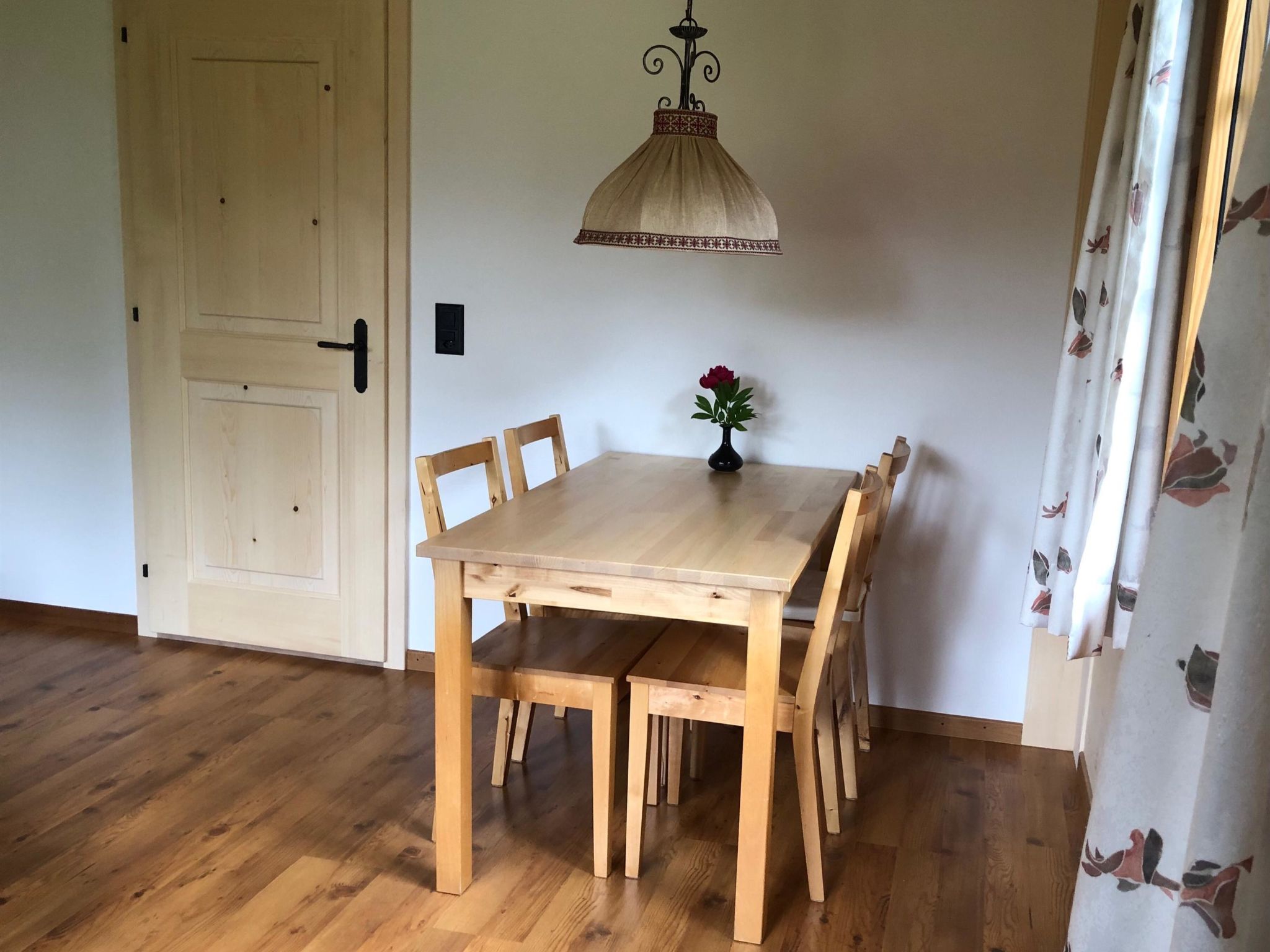 Träumli Appartement/Fewo, Dusche oder Bad, WC, 1 Schlafraum 2-Bett-Wohnung - Inside