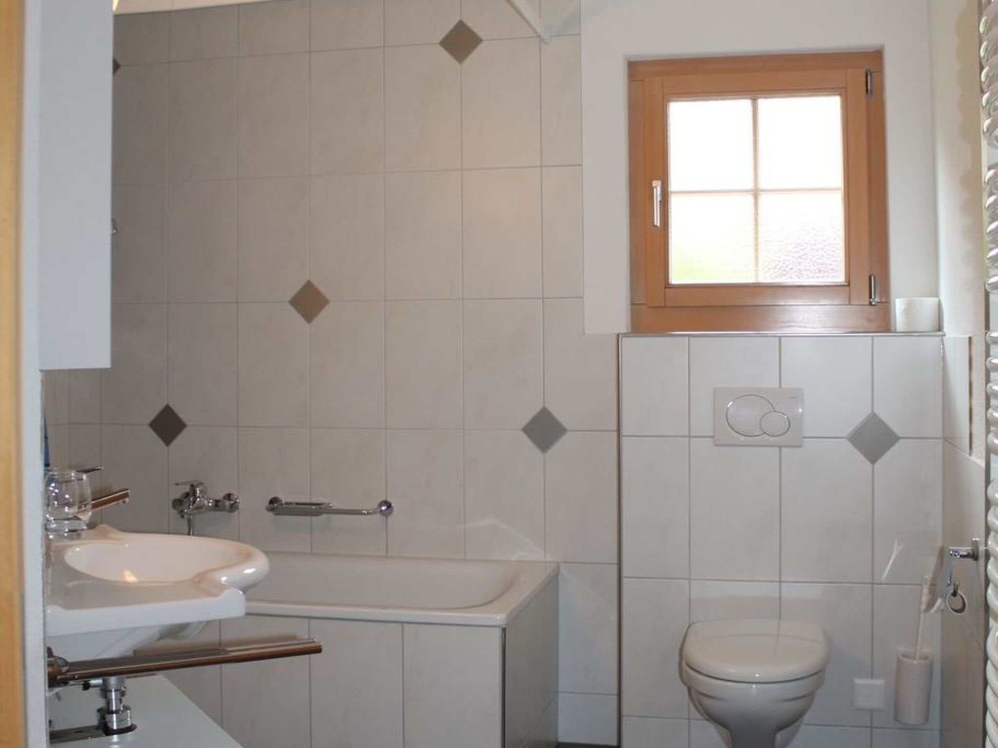 Rawilstrasse 33 Appartement/Fewo, Dusche oder Bad, WC, 2 Schlafräume - Binnen