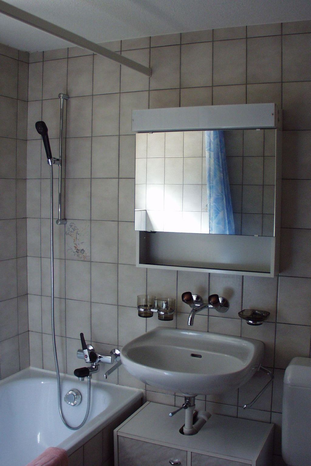Teleboy Appartement/Fewo, Dusche oder Bad, WC, 1 Schlafraum 4-Bett-Wohnung - Image-tags.info