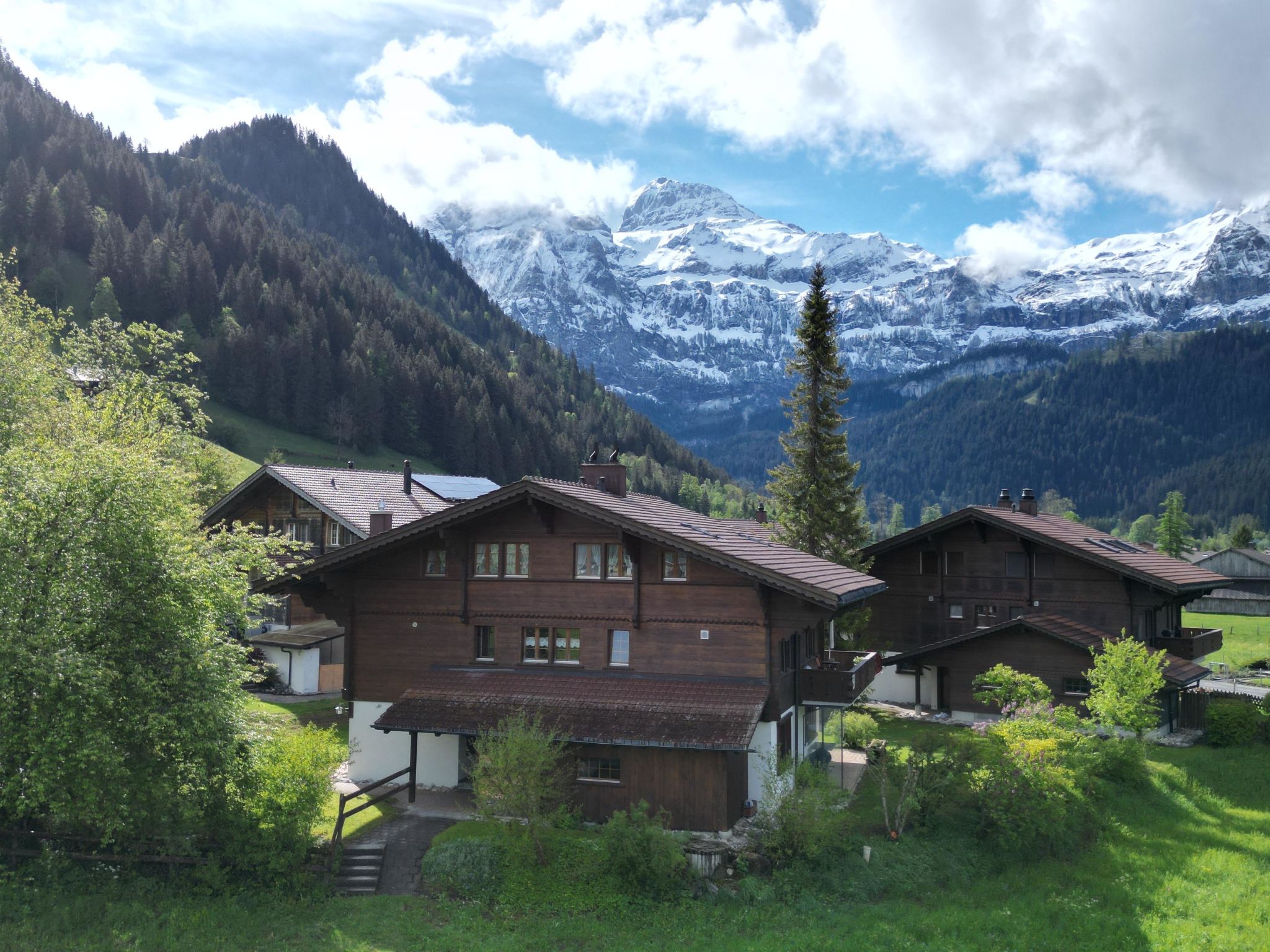 Chalet Rotebächli Appartement/Fewo, Bad, WC, 2 Schlafräume 4-Bettwohnung - Draußen