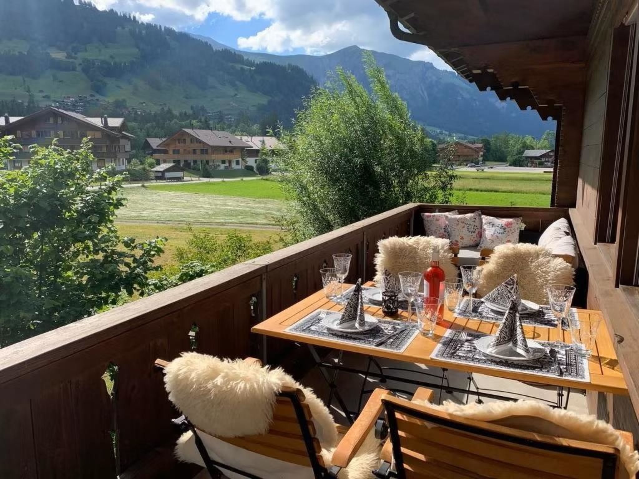Chalet Rotebächli Appartement/Fewo, Bad, WC, 2 Schlafräume 4-Bettwohnung - Draußen