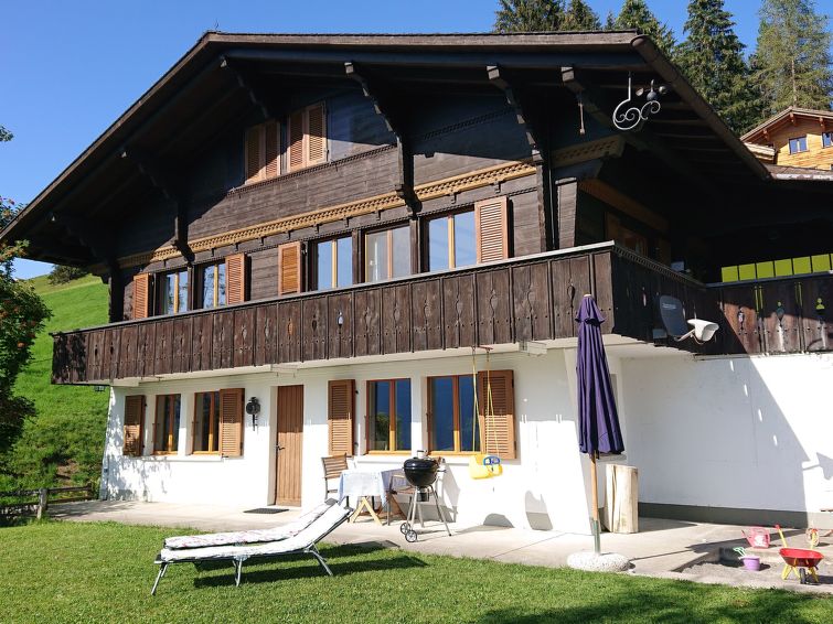 Sfeervol vakantiehuis met open haard en bergzicht in Lenk in Lenk