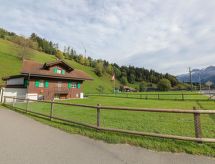 Ruim chalet voor 8 personen met biljart en uitzicht op de Wildstrubel - thumbnail 2