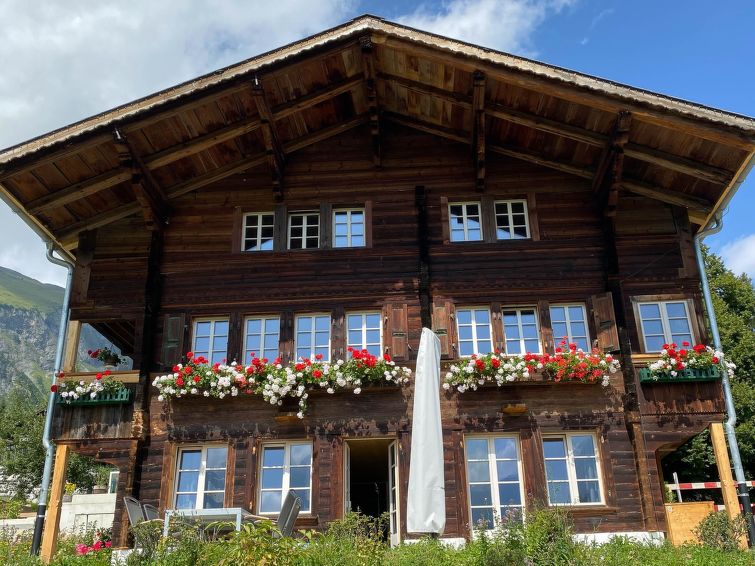 Untere Bühlstrasse 10 - EG Villa in Lenk